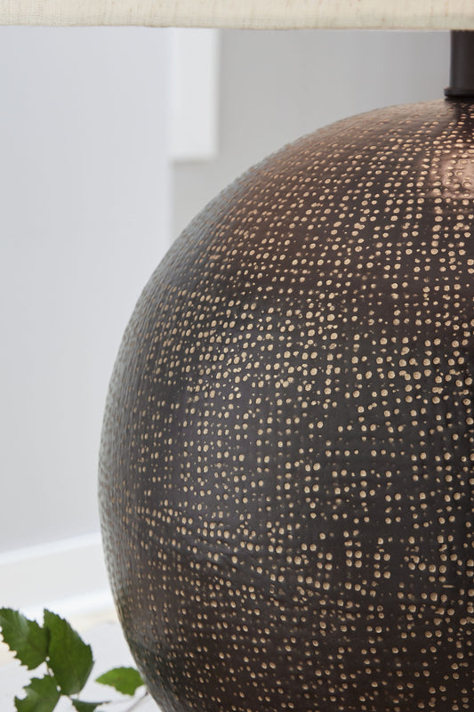 Hambell - Black / Gold Finish - Metal Table Lamp - Hornell Furniture Outlet