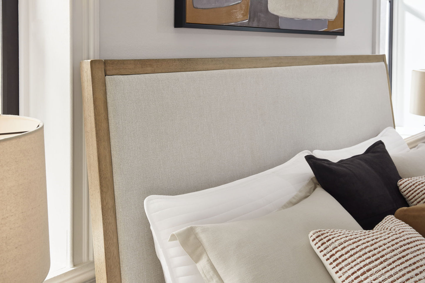Tomtyn - Upholstered Bed - Hornell Furniture Outlet