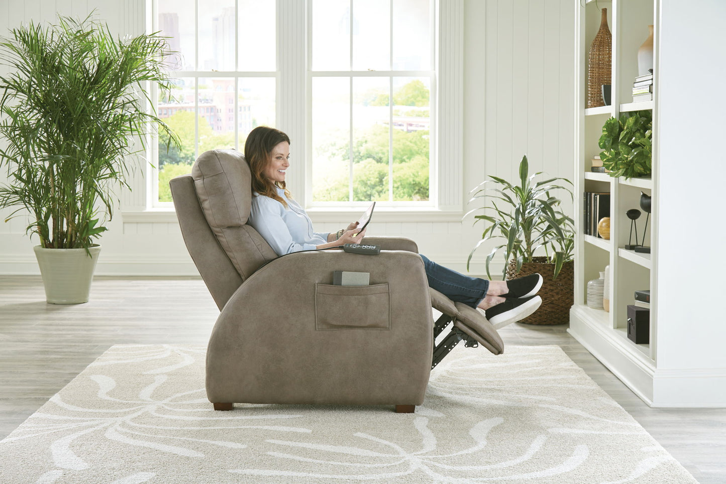 Relaxer - Power Headrest Power Lay Flat Reclining With Heat / Massage / Lumbar / Zero Gravity - Hornell Furniture Outlet