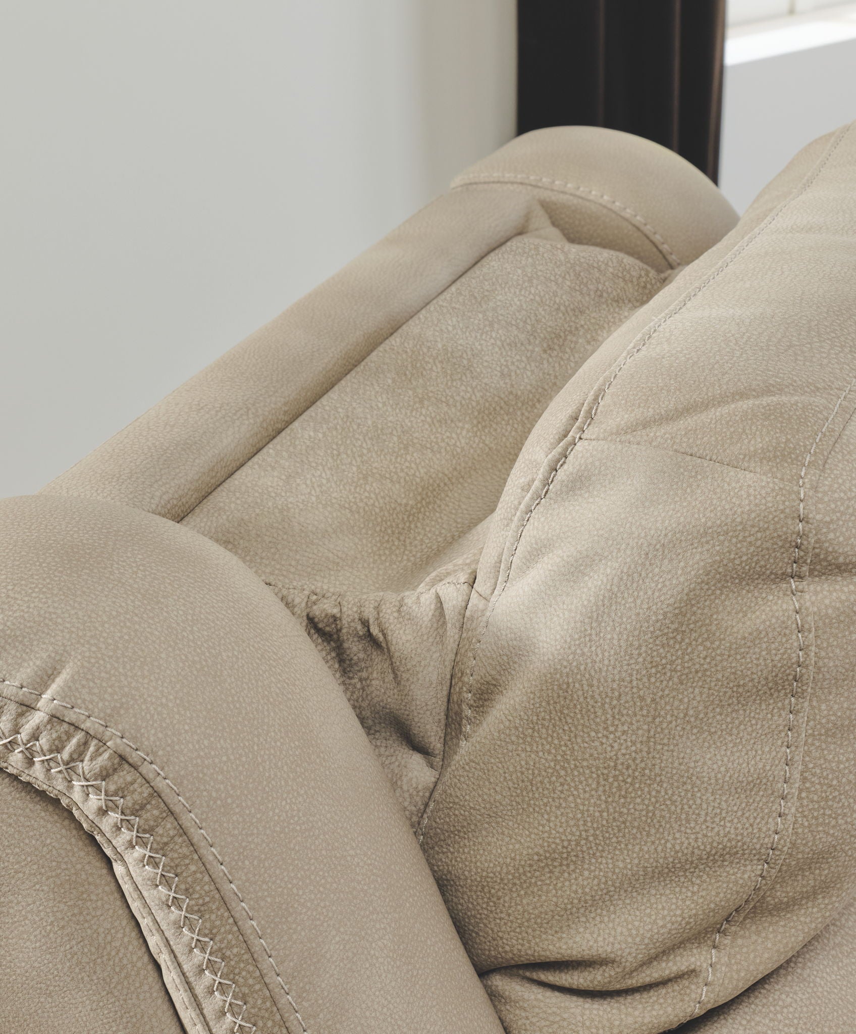 Next - Gen Durapella - Reclining Power Loveseat With Console - Hornell Furniture Outlet