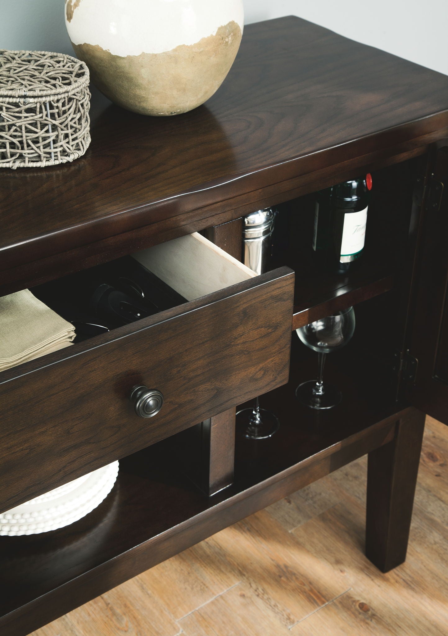 Haddigan - Dining Table With Bar Stools - Hornell Furniture Outlet