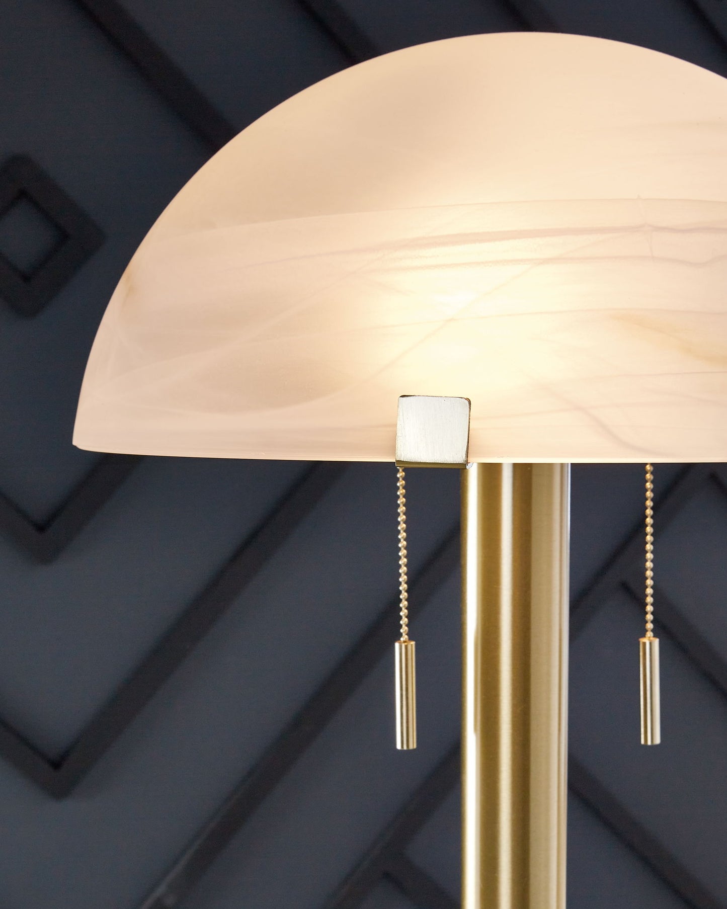 Tobbinsen - Metal Lamp - Hornell Furniture Outlet