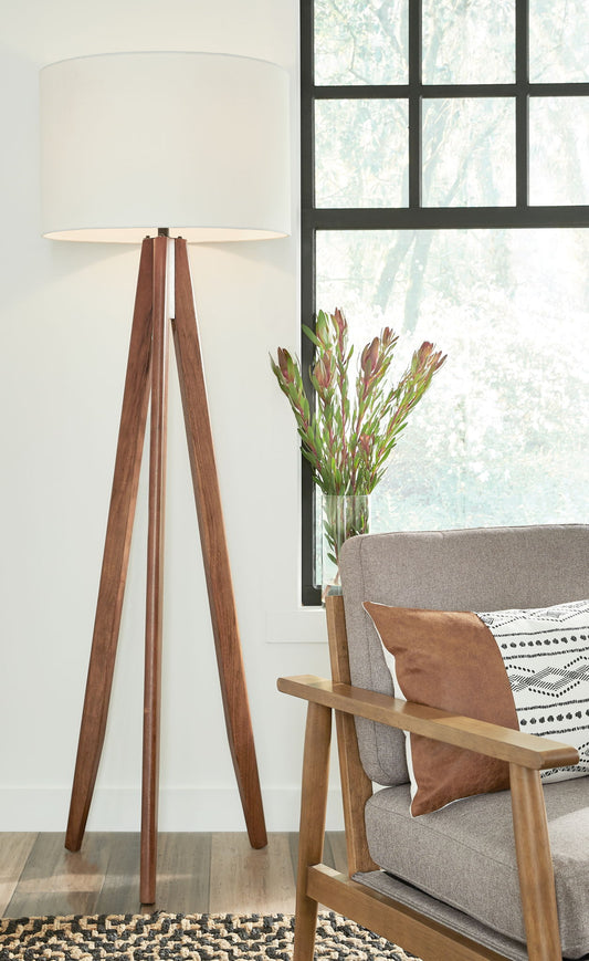 Dallson - Floor Lamp - Hornell Furniture Outlet