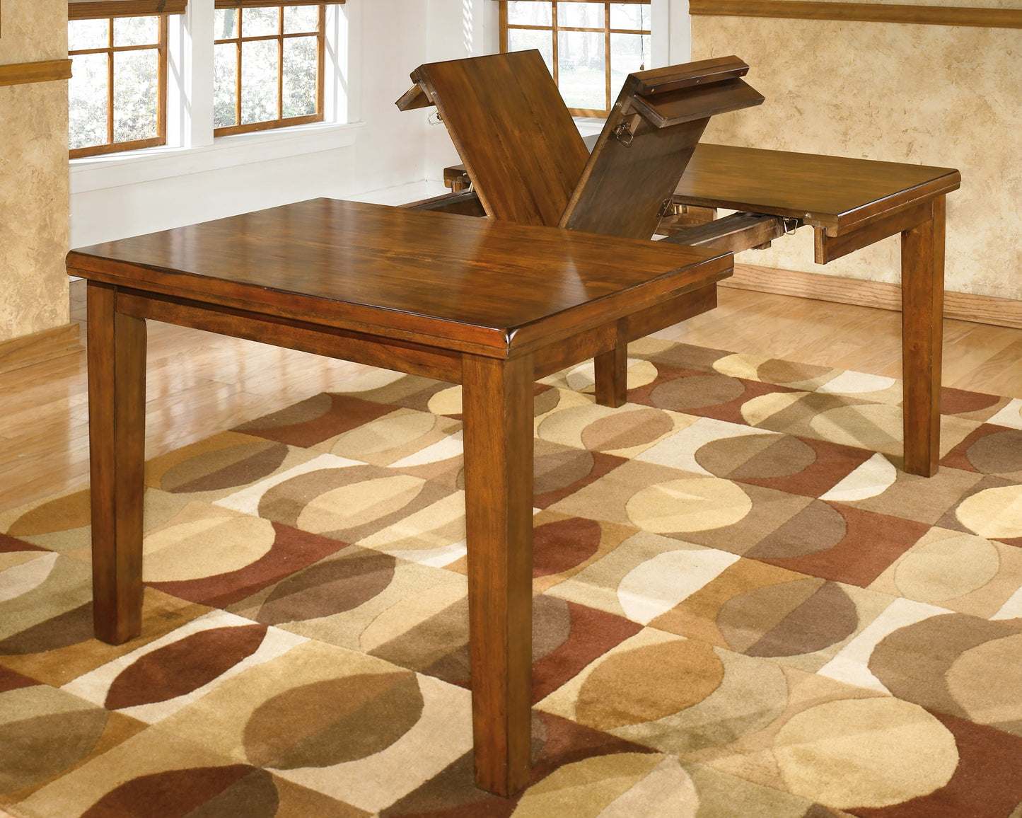 Ralene - Dining Room Set - Hornell Furniture Outlet