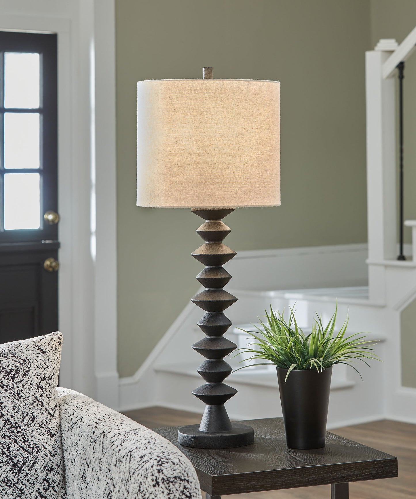 Luanndon - Black - Poly Buffet Lamp - Hornell Furniture Outlet