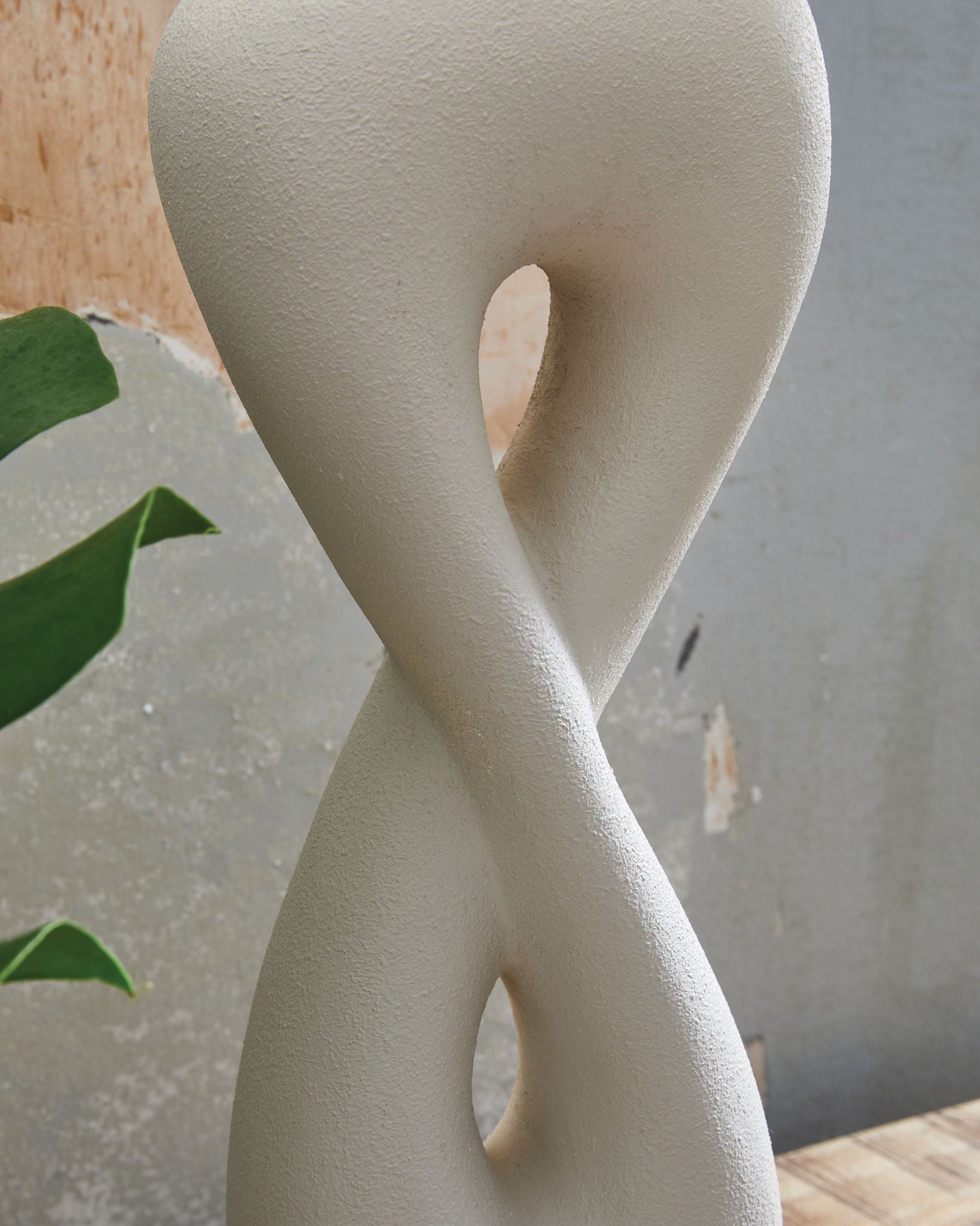 Judrich - White / Gold Finish - Poly Table Lamp - Hornell Furniture Outlet