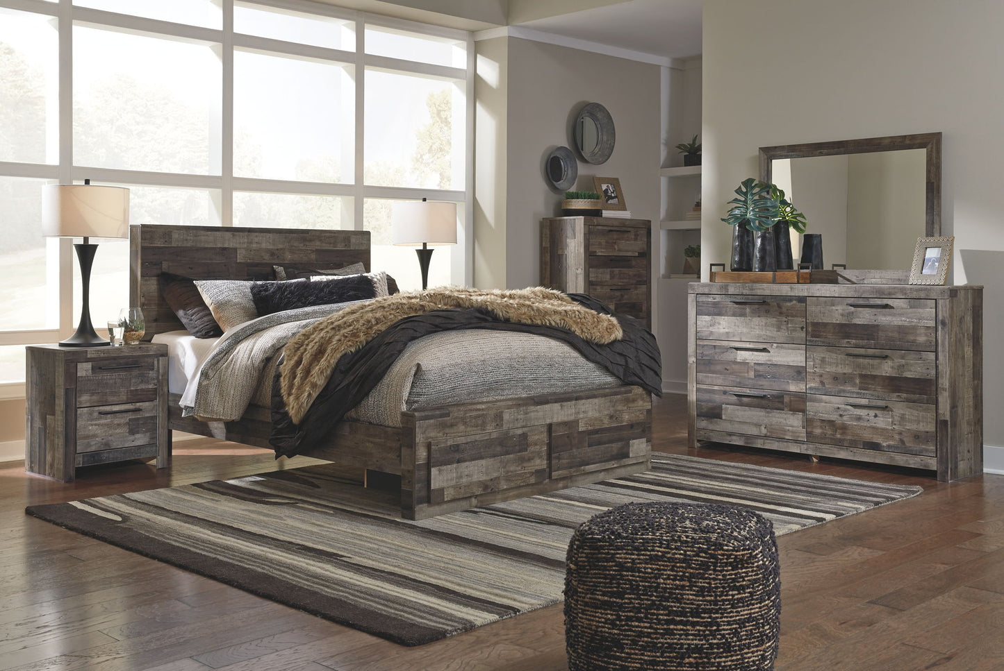 Derekson - Panel Bed - Hornell Furniture Outlet