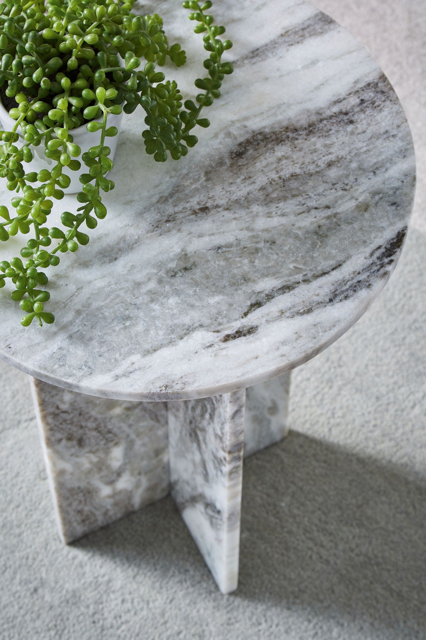 Keithwell - Gray - Round Accent Table - Hornell Furniture Outlet