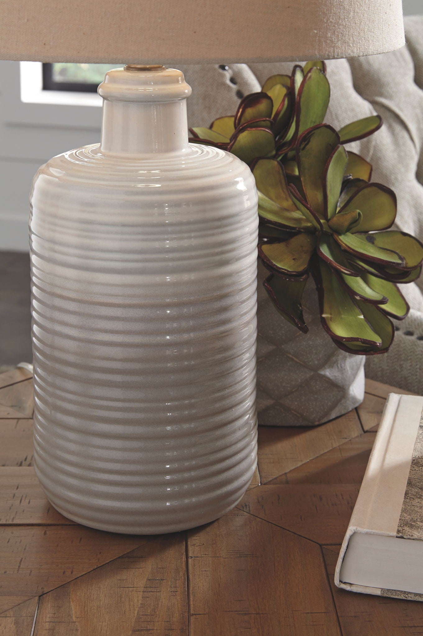 Marnina - Table Lamp - Hornell Furniture Outlet