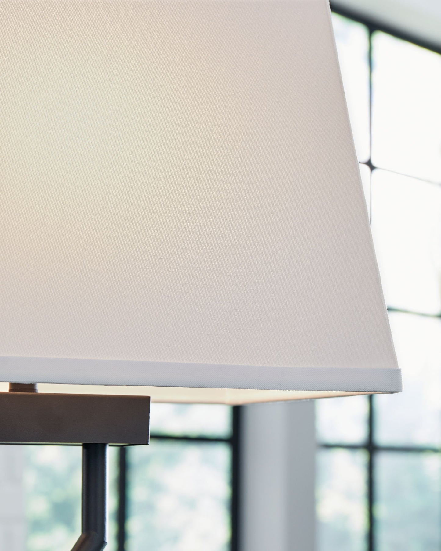 Brookthrone - Black - Metal Table Lamp (Set of 2) - Hornell Furniture Outlet