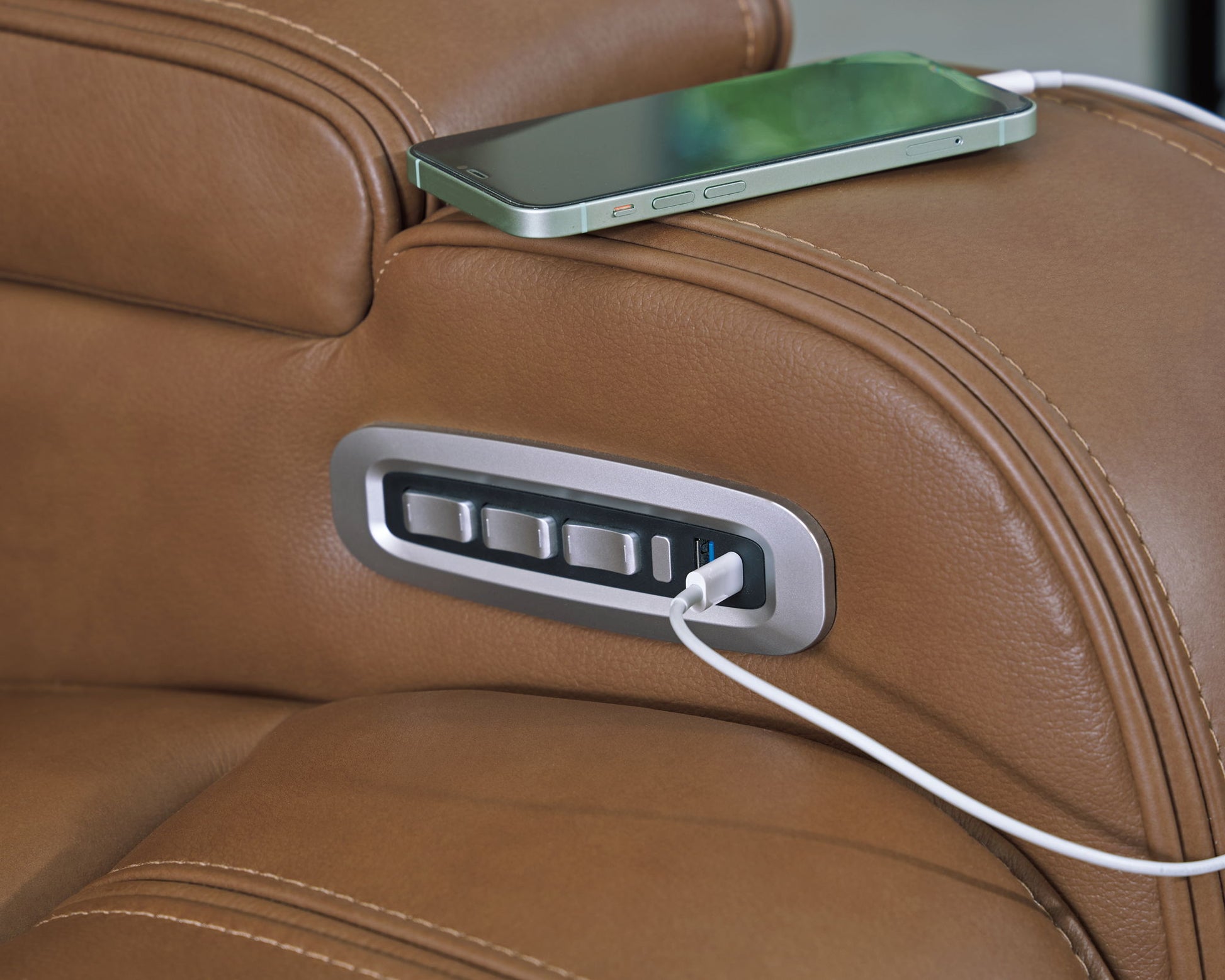 Knightington - Power Reclining Loveseat With Audio Seating - Hornell Furniture Outlet