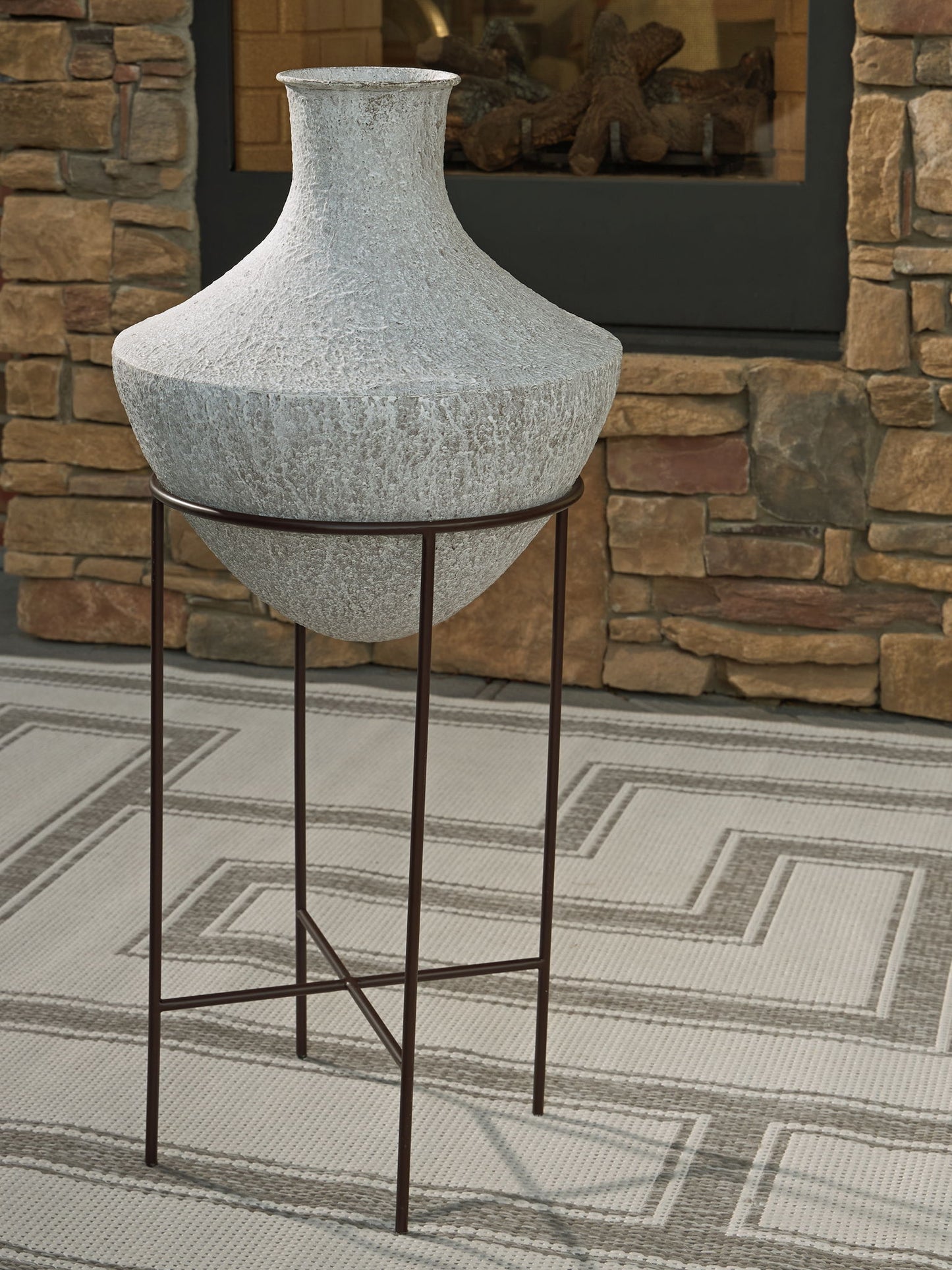 Estonbank - Vase - Hornell Furniture Outlet