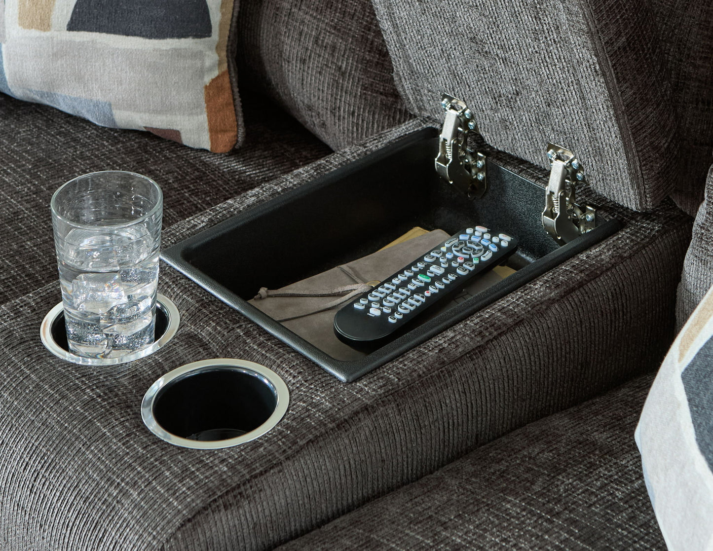 Kanlow - Dbl Reclining Loveseat With Console - Hornell Furniture Outlet