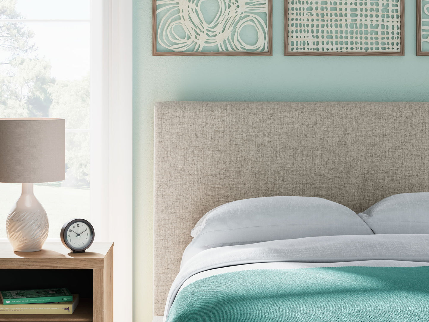 Cielden - Upholstered Bed With Roll Slats - Hornell Furniture Outlet