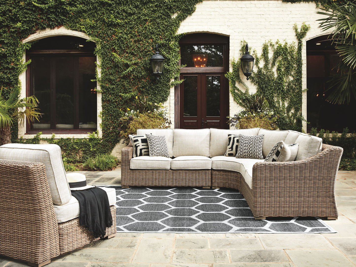 Beachcroft - Sectional Lounge Set - Hornell Furniture Outlet