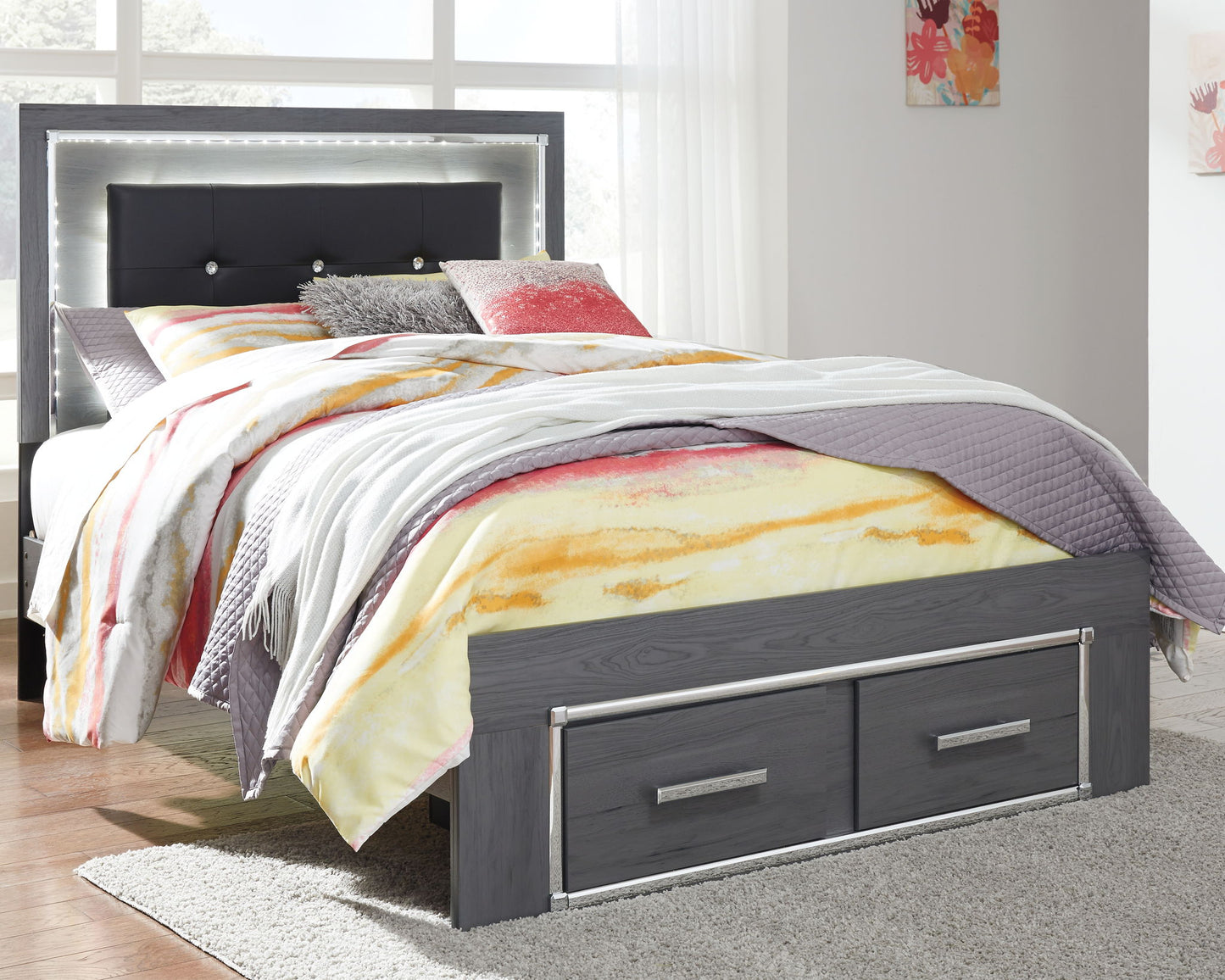 Lodanna - Panel Bed - Hornell Furniture Outlet