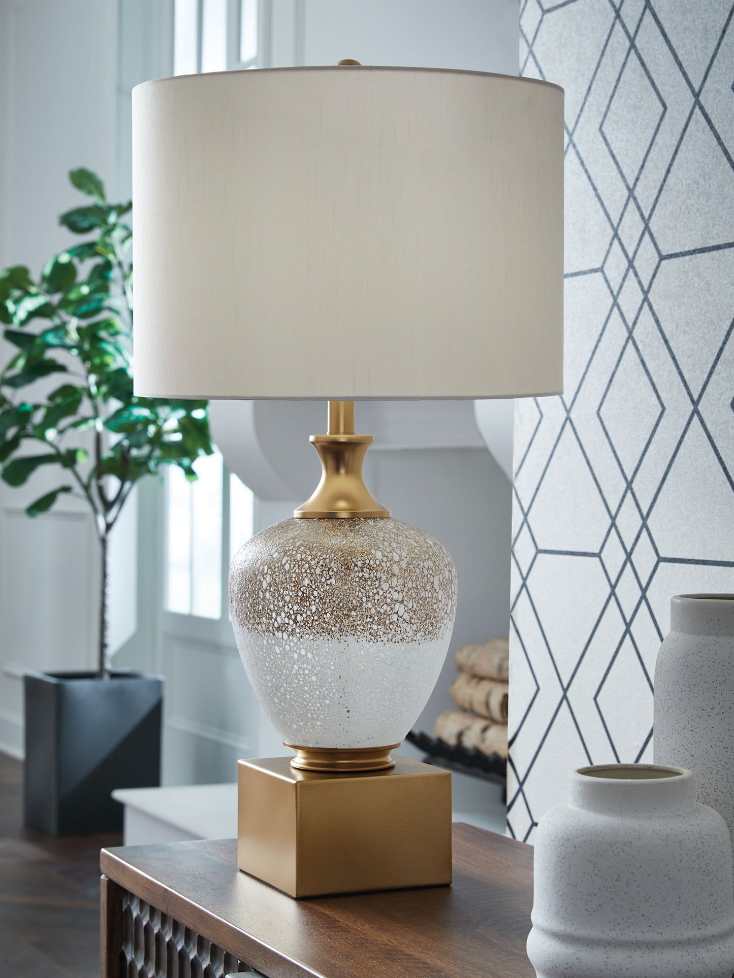 Tavisburg - Brown / White / Gold - Glass Table Lamp - Hornell Furniture Outlet