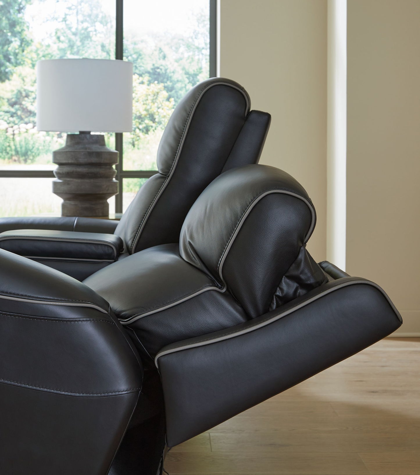 5Z - Comfort - Relaxation - Power Reclining Loveseat with Console / Adj Headrest - Hornell Furniture Outlet