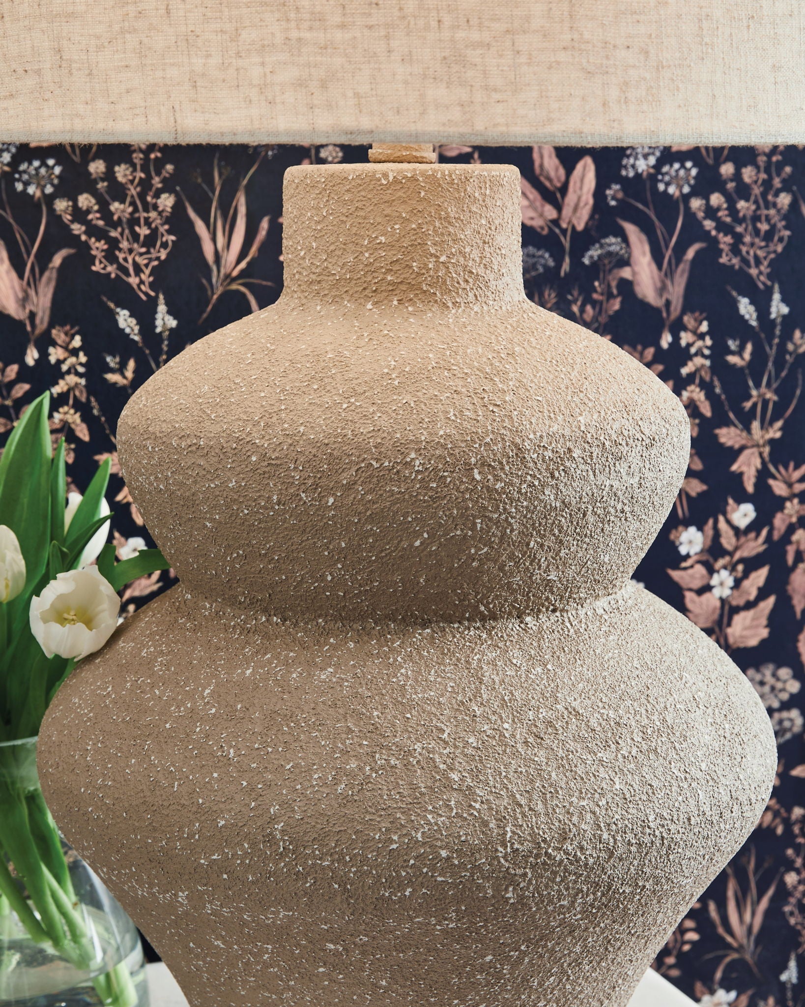 Jossleigh - Beige - Metal Table Lamp - Hornell Furniture Outlet