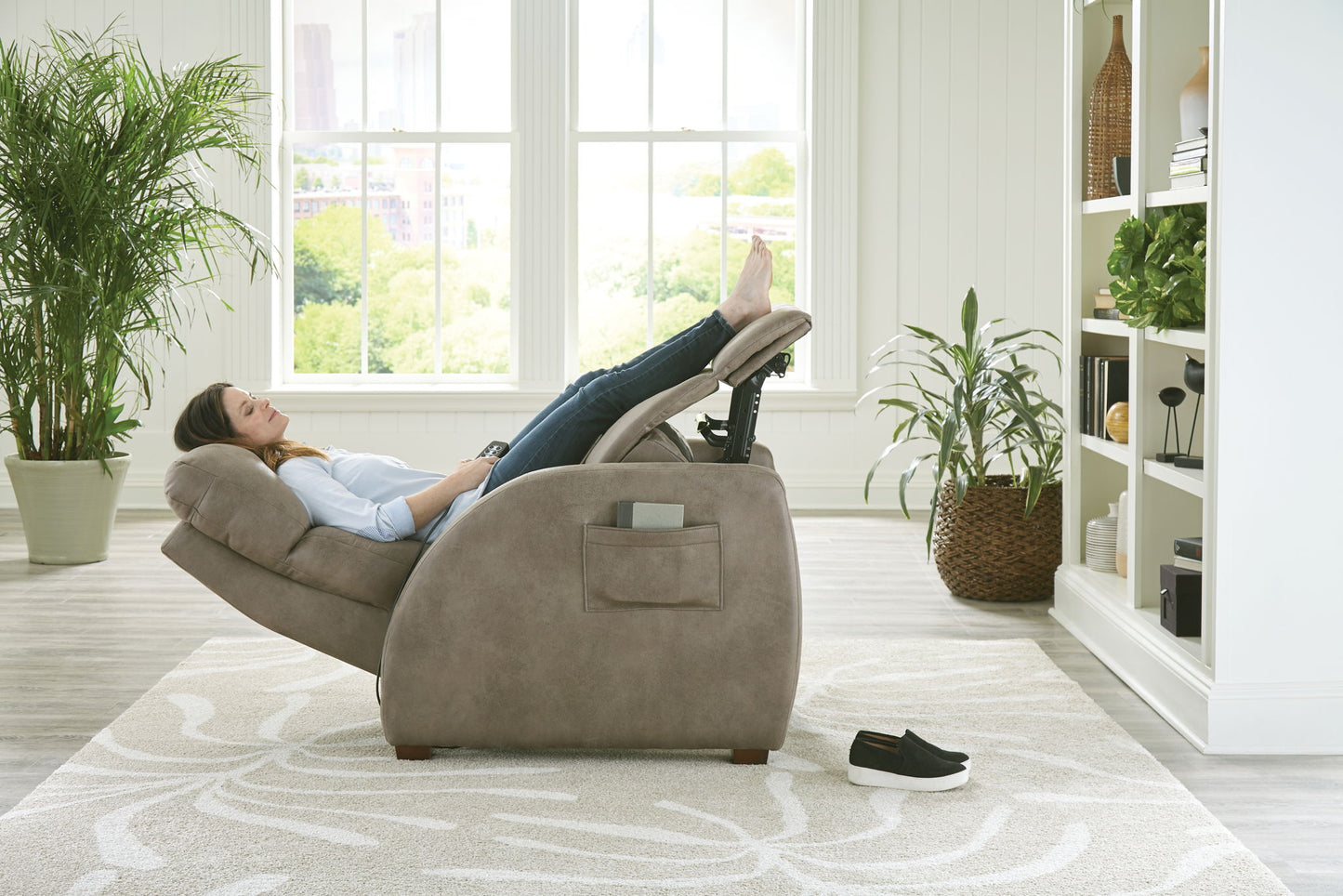 Relaxer - Power Headrest Power Lay Flat Reclining With Heat / Massage / Lumbar / Zero Gravity - Hornell Furniture Outlet