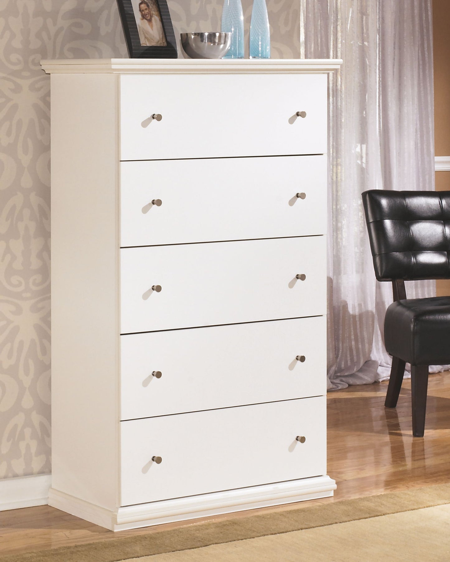 Bostwick Shoals - White - Five Drawer Chest - Hornell Furniture Outlet