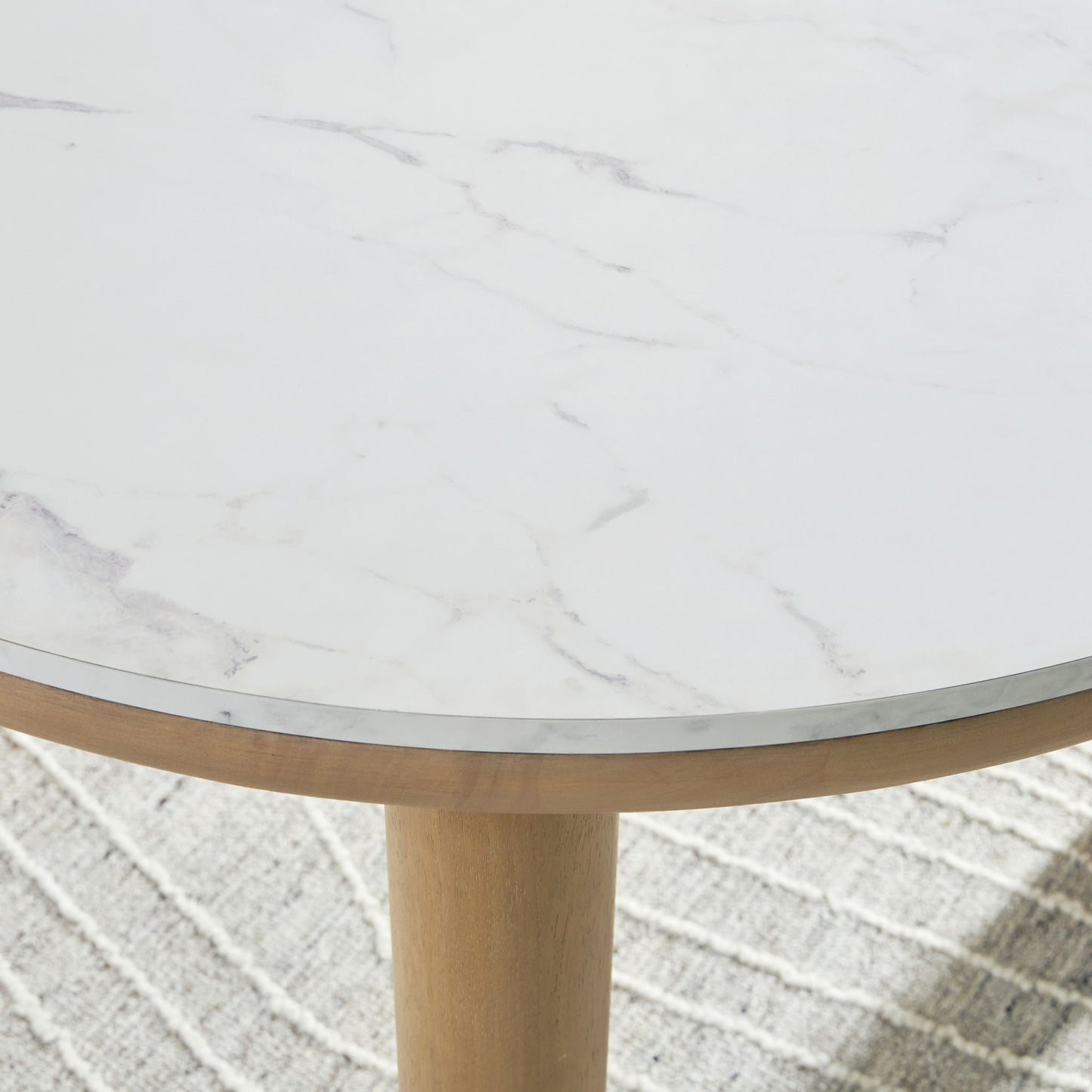 Sawdyn - Light Brown - Round Dining Room Table - Hornell Furniture Outlet