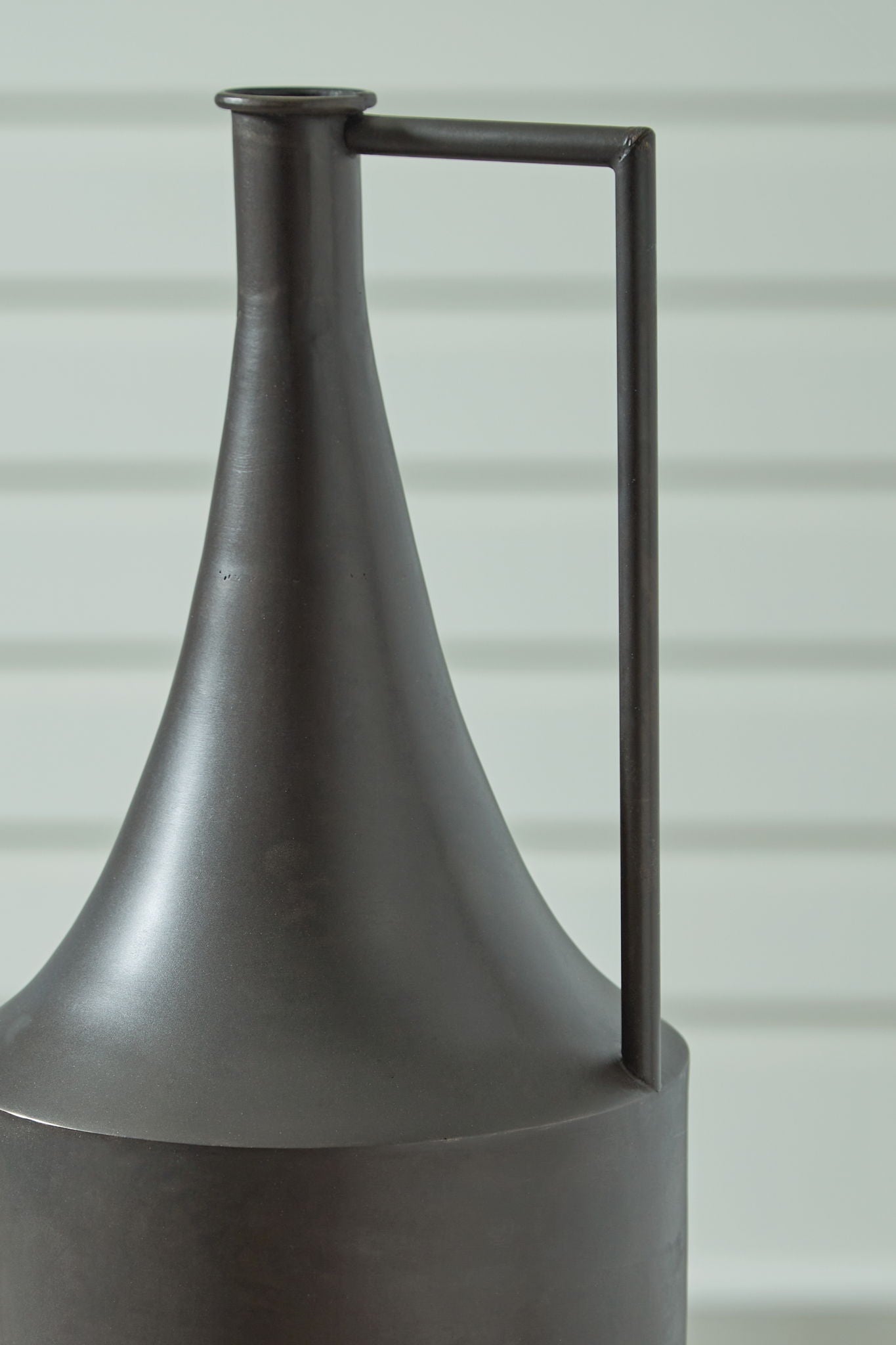 Zainforth - Vase - Hornell Furniture Outlet