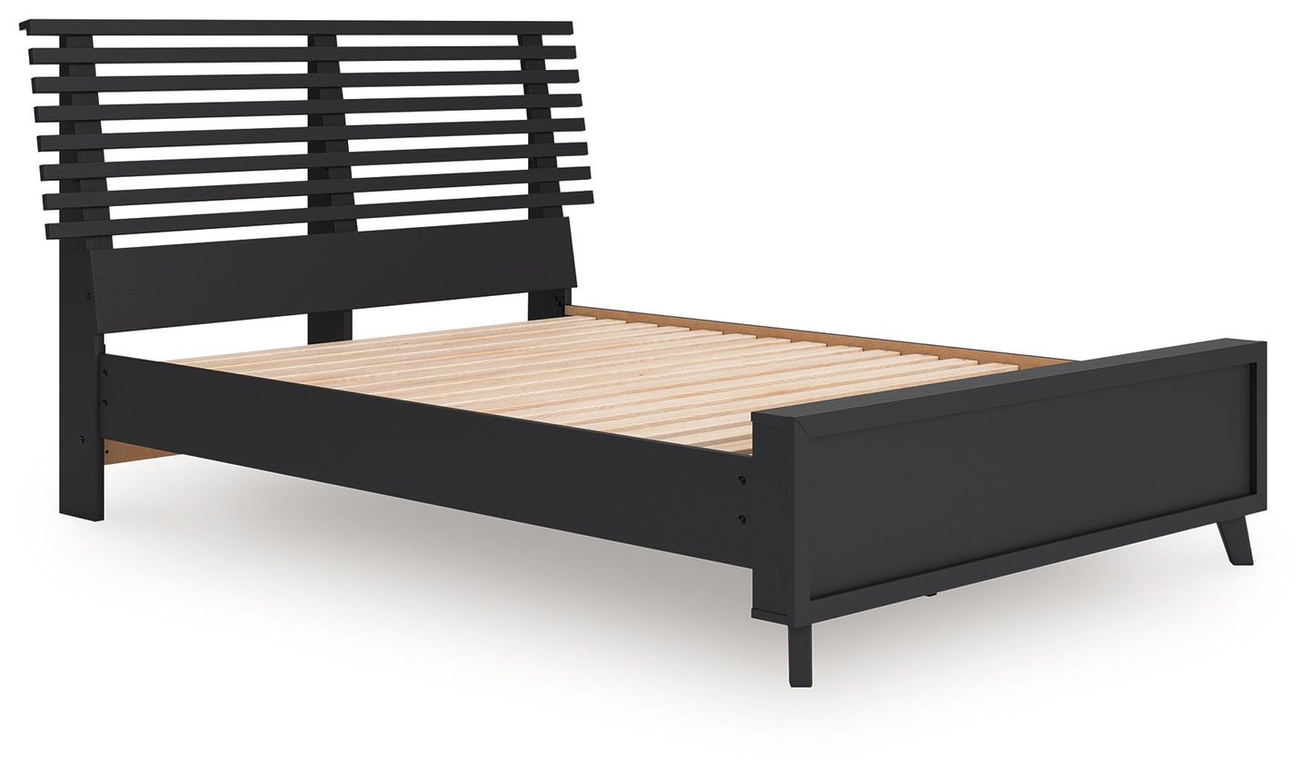 Danziar - Slat Panel Bed - Hornell Furniture Outlet