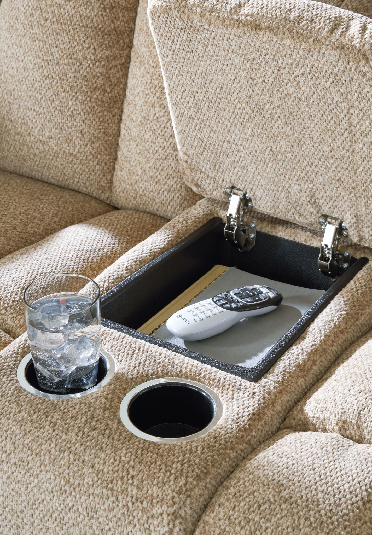 Tip - off - Power Reclining Loveseat With Console / Adj Headrest - Hornell Furniture Outlet