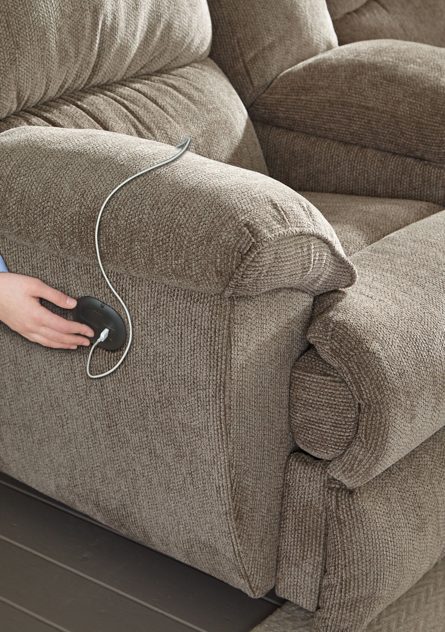 Elliott - Reclining Sectional - Hornell Furniture Outlet