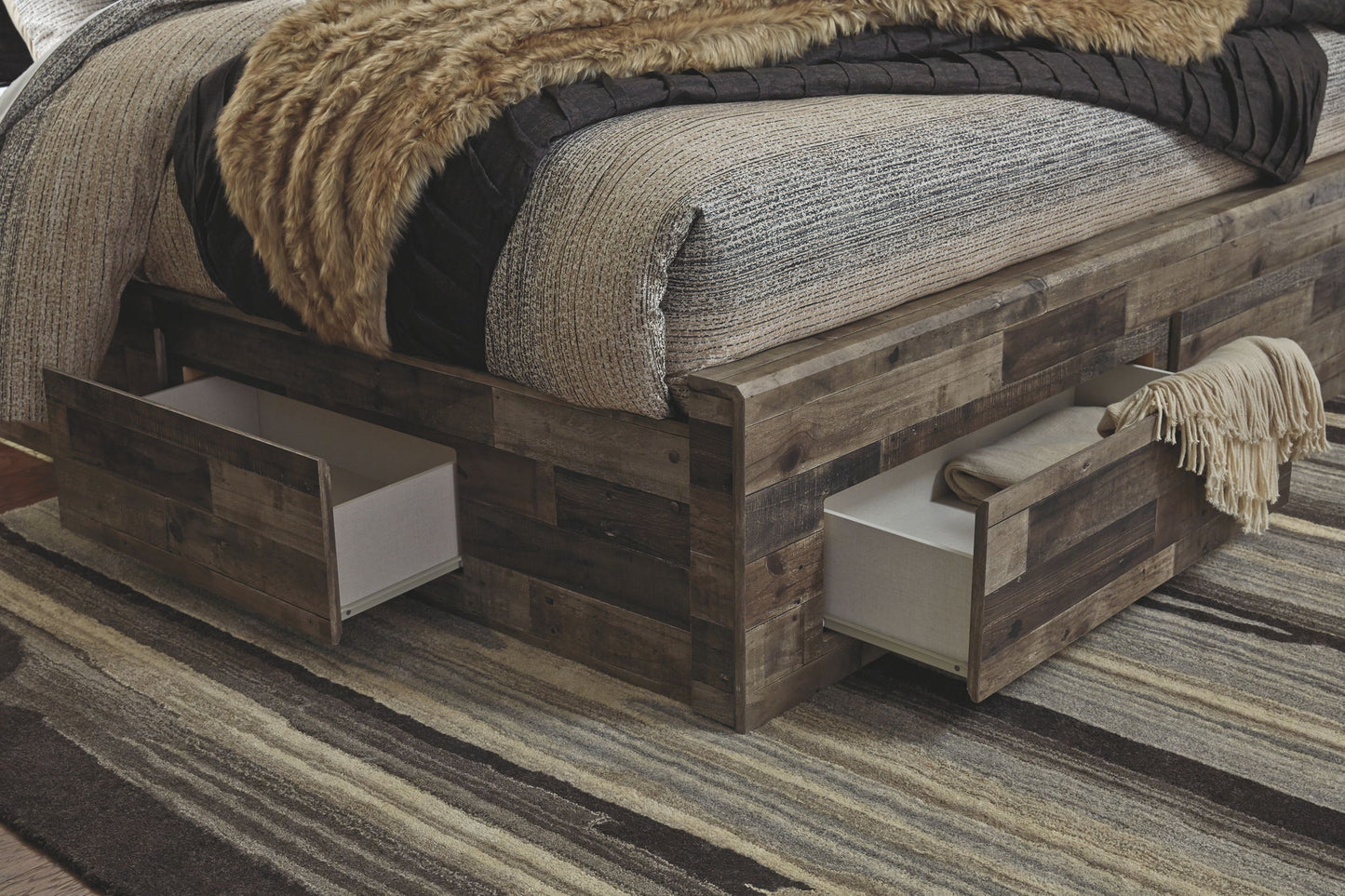 Derekson - Panel Bed - Hornell Furniture Outlet