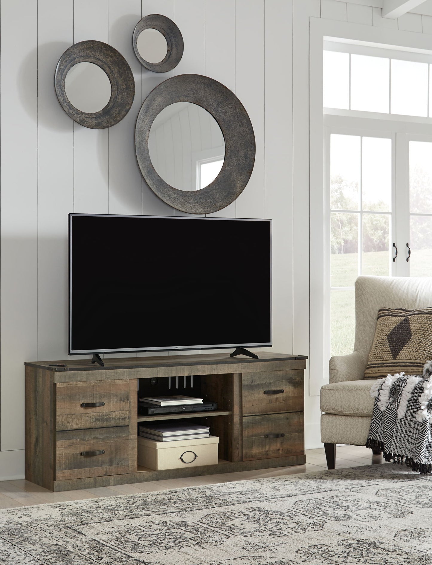 Trinell - TV Stand - Hornell Furniture Outlet