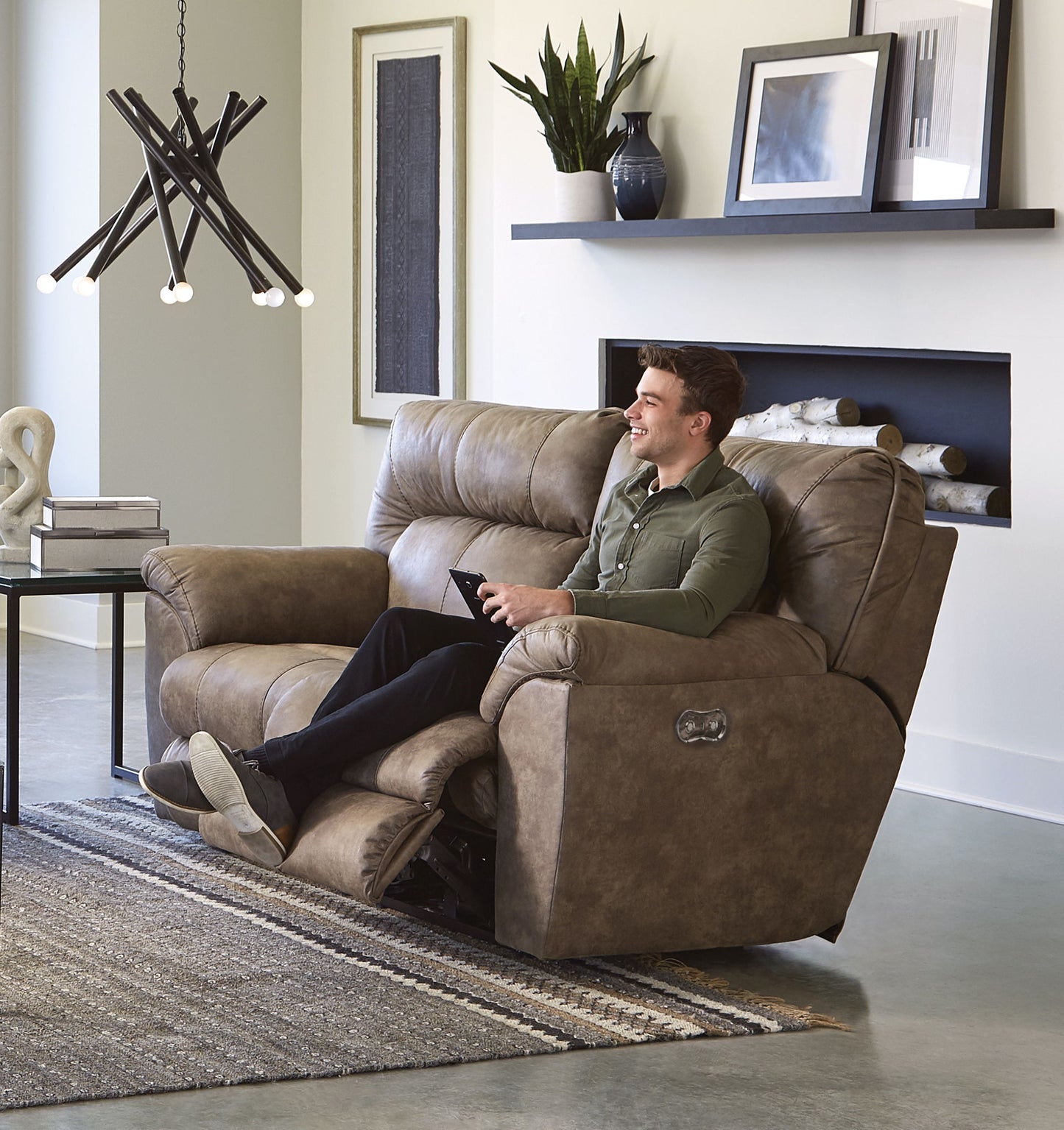 Hollins - Power Reclining Loveseat - Coffee - Hornell Furniture Outlet