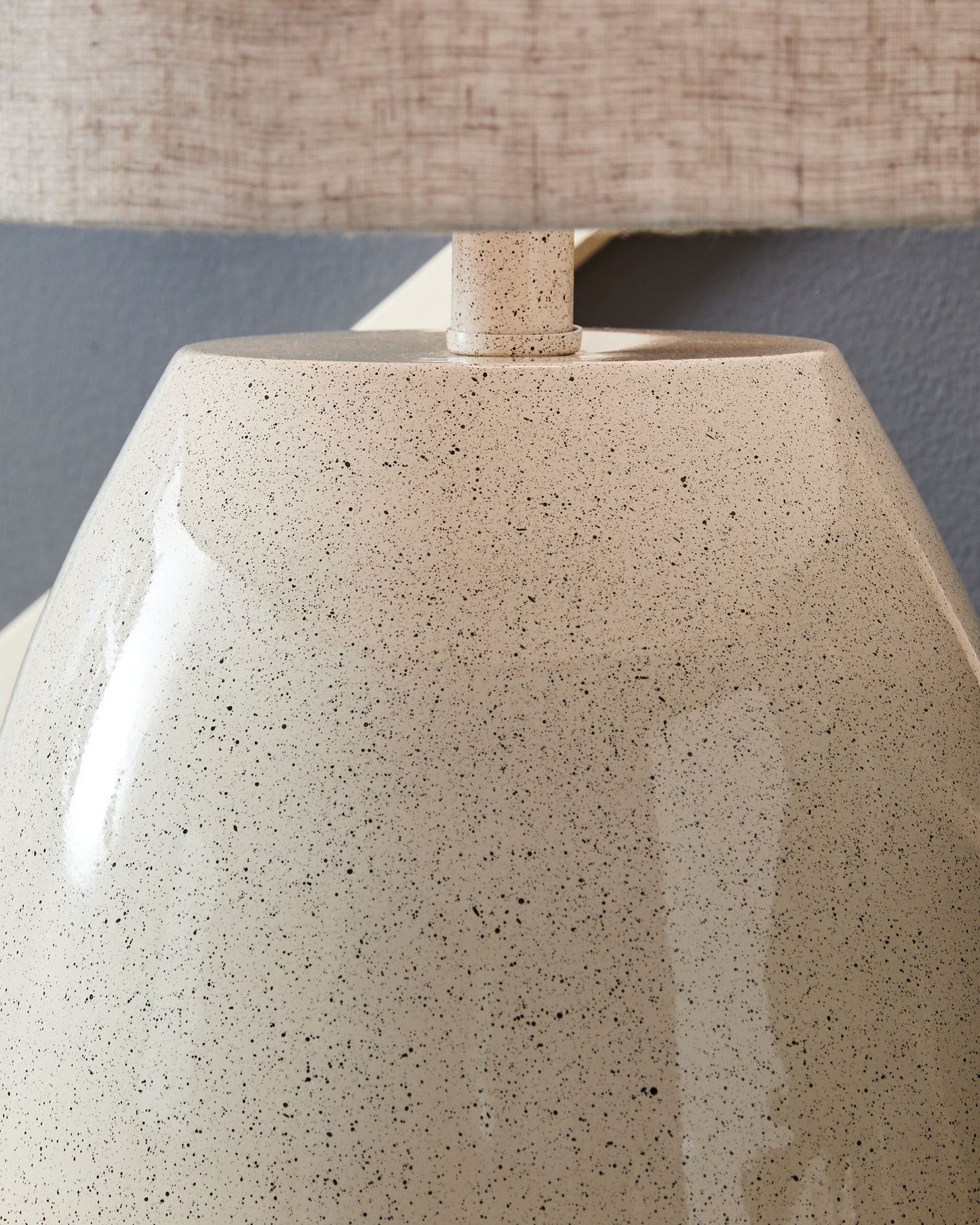 Linas - Cream / Beige - Metal Table Lamp - Hornell Furniture Outlet