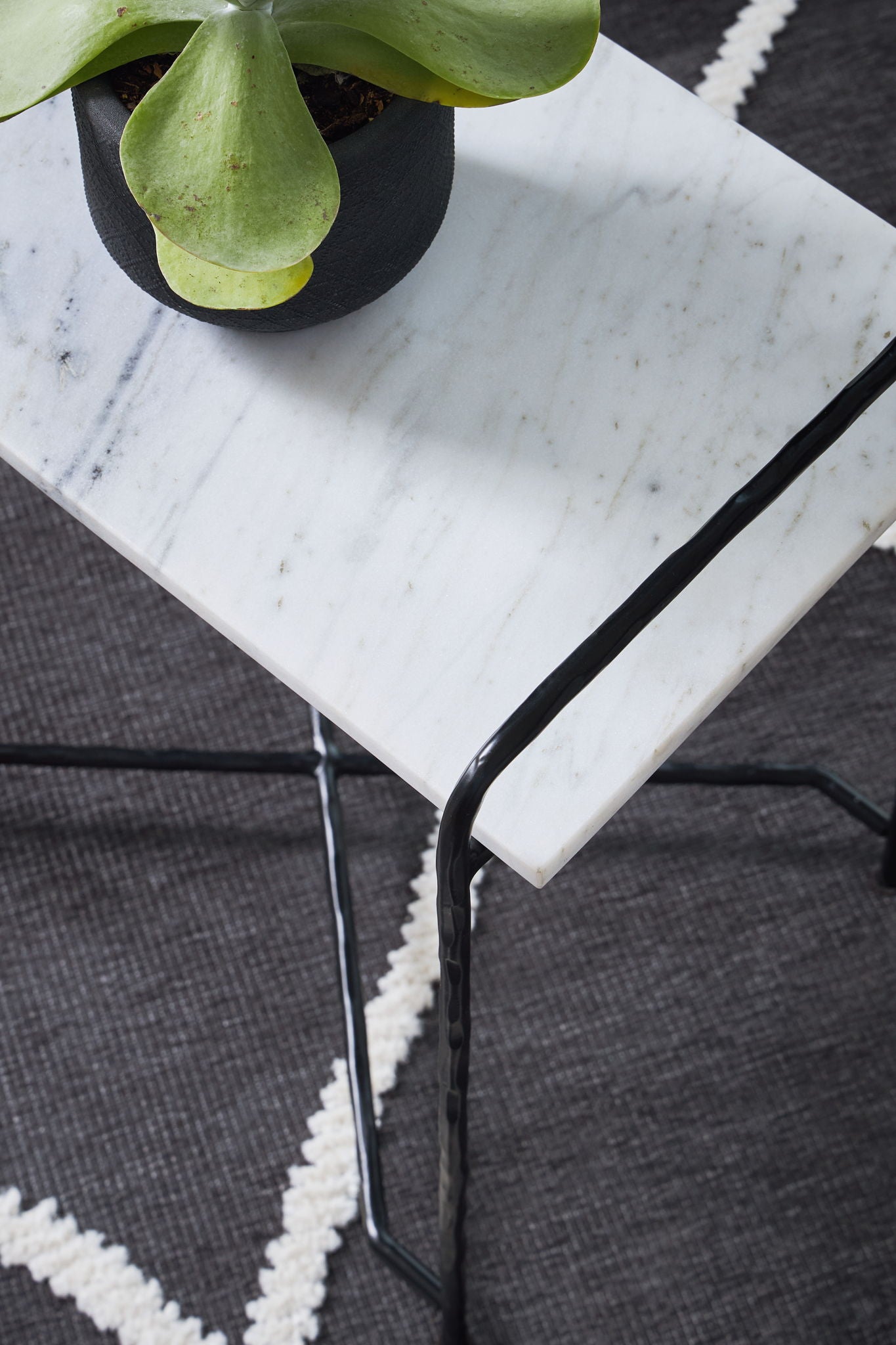 Ashber - White / Black - Accent Table - Hornell Furniture Outlet