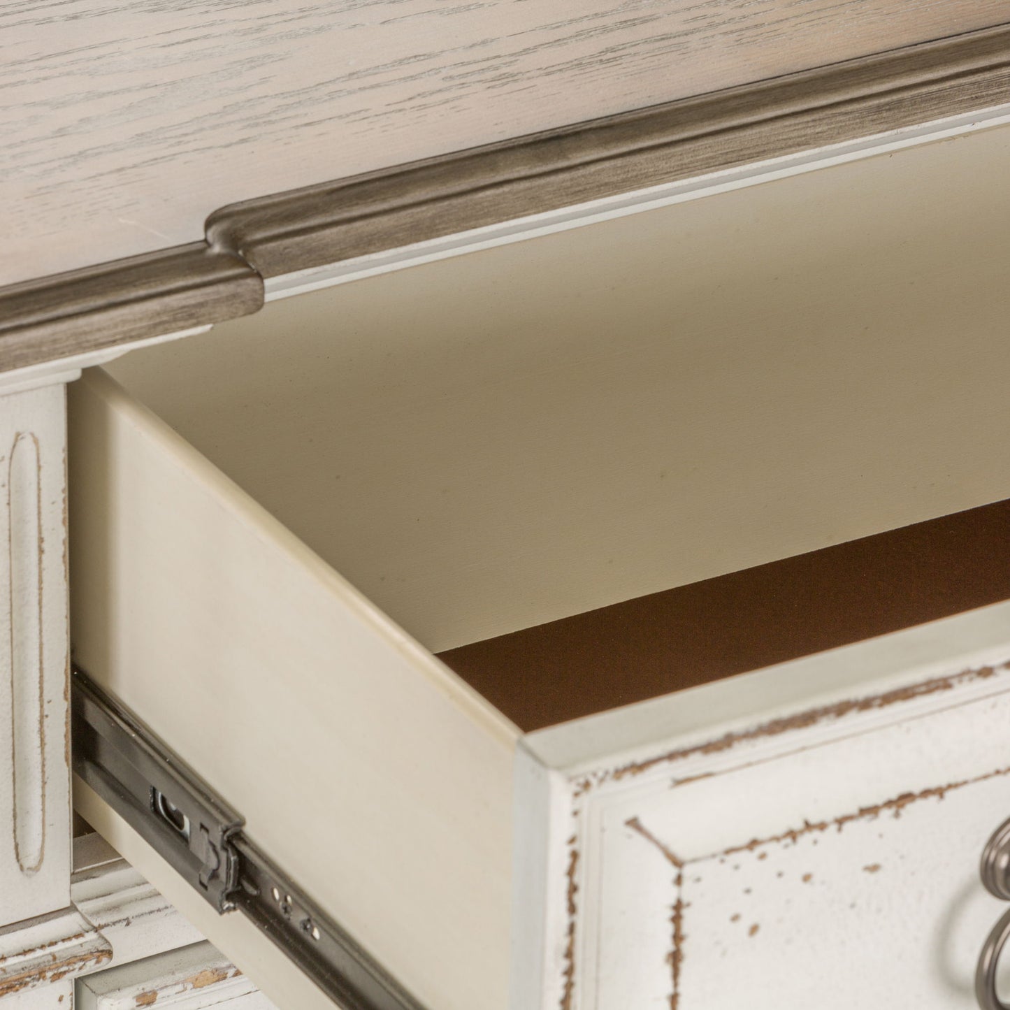 Abbey Park - 5 Drawer Chest - White - Hornell Furniture Outlet
