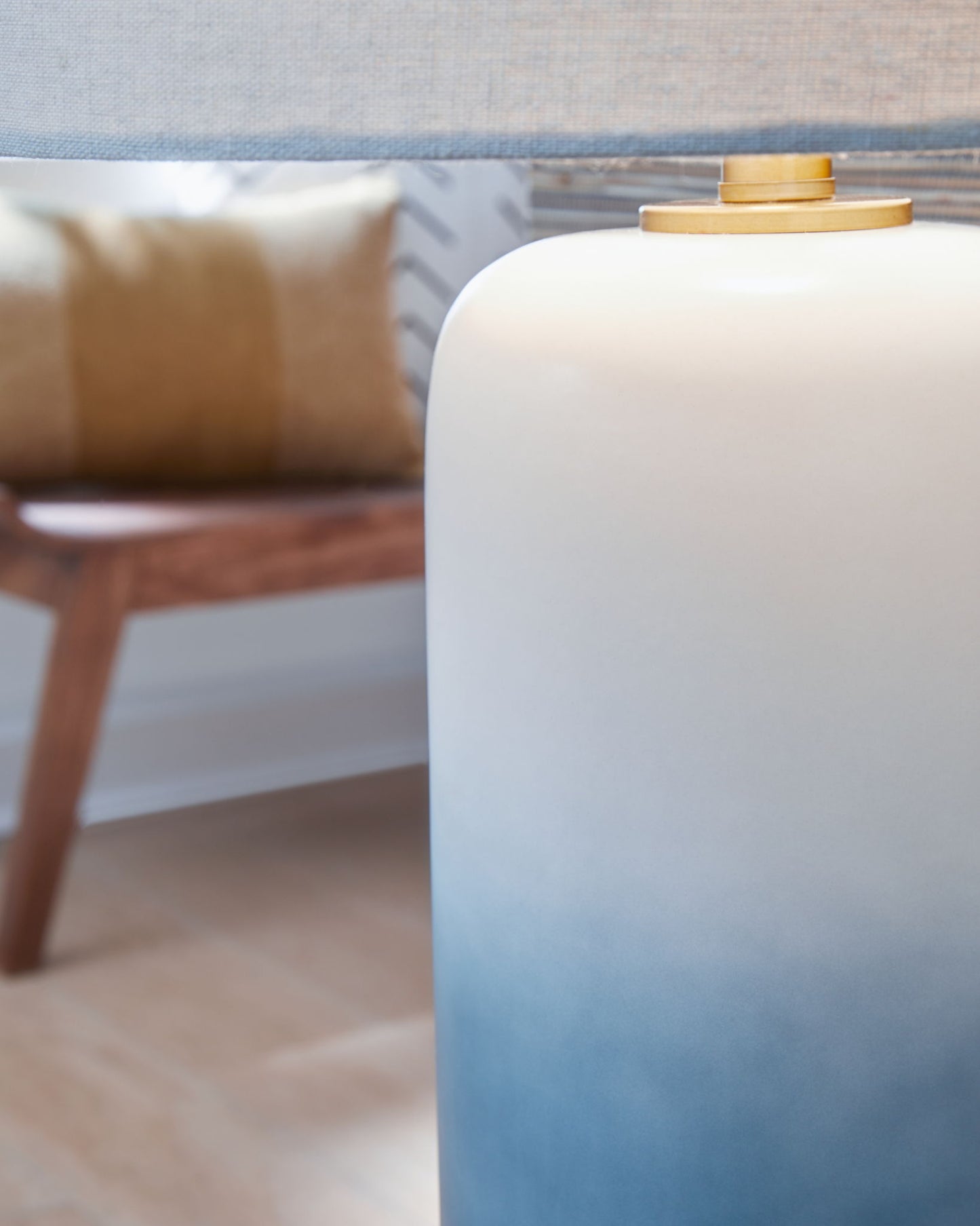 Lemrich - White - Ceramic Table Lamp - Hornell Furniture Outlet