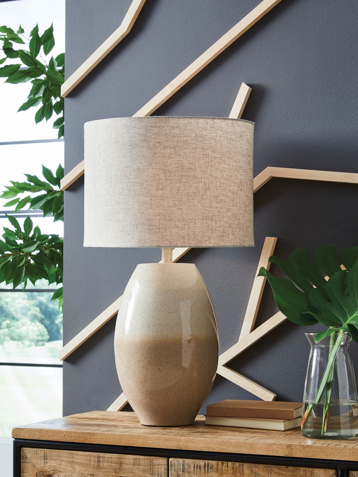 Linas - Cream / Beige - Metal Table Lamp - Hornell Furniture Outlet