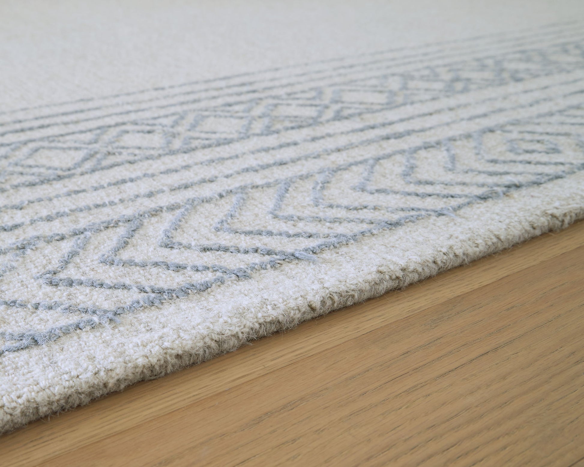 Azelhurst - Rug - Hornell Furniture Outlet