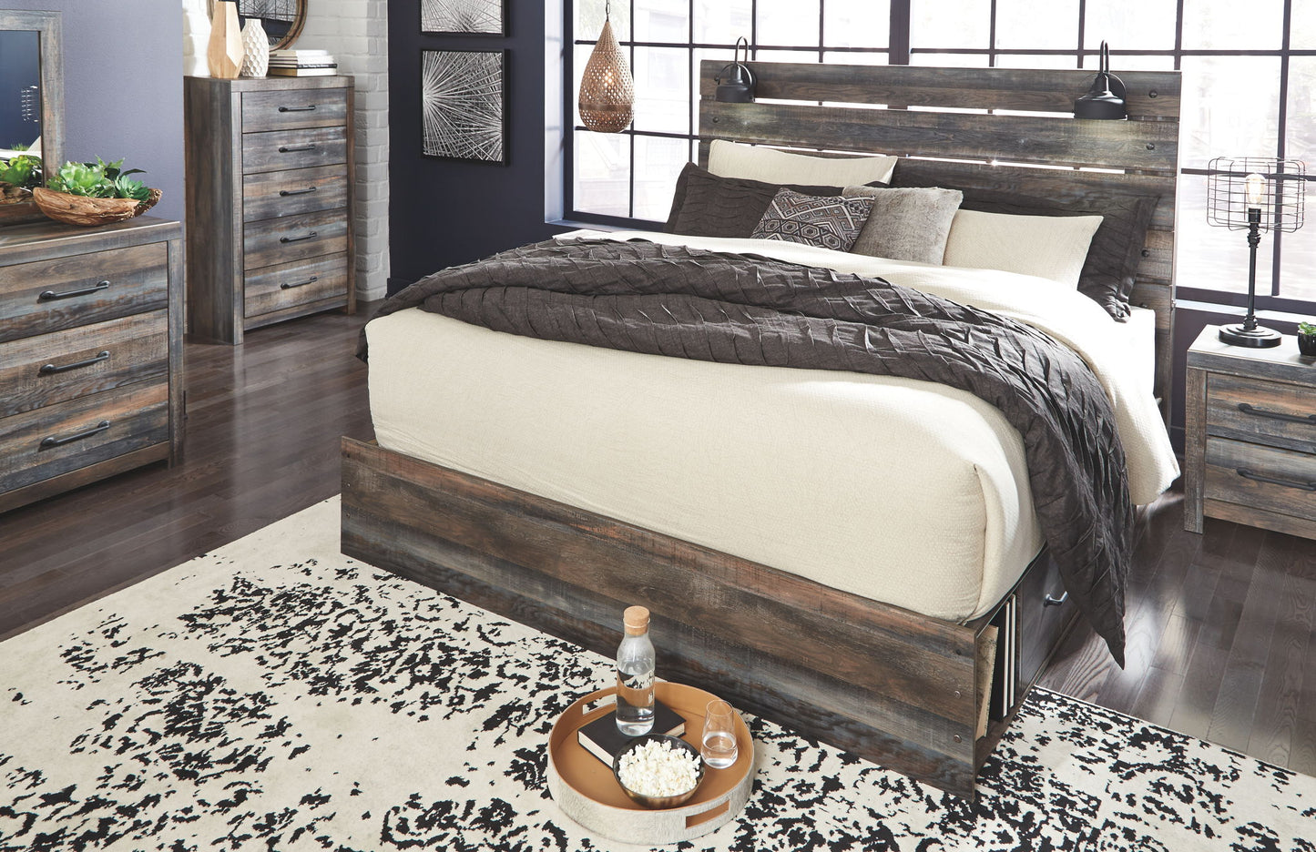 Drystan - Panel Bed - Hornell Furniture Outlet