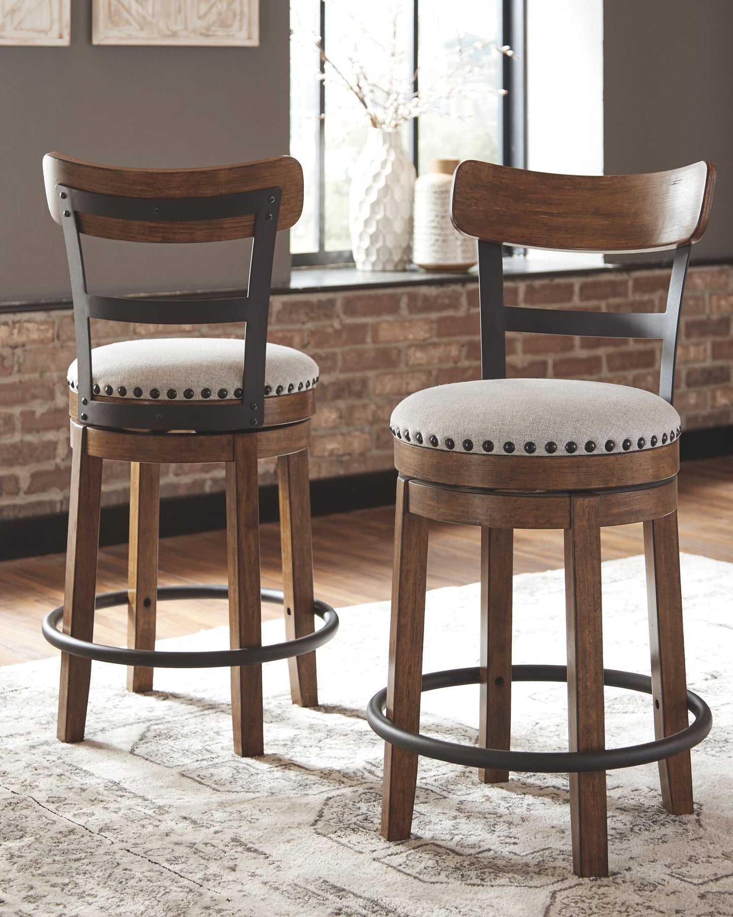 Valebeck - Counter Height Table Set - Hornell Furniture Outlet