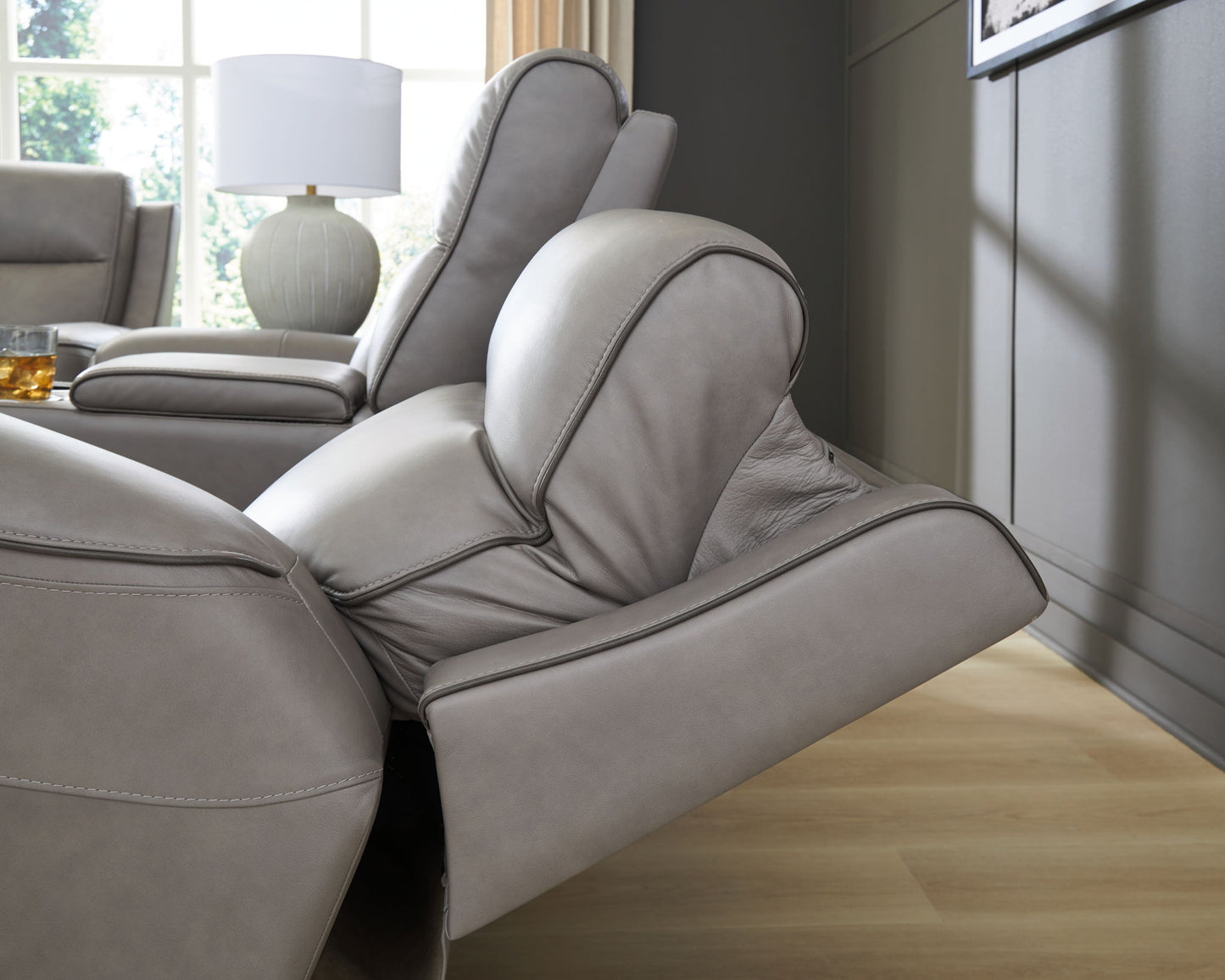 5Z - Comfort - Relaxation - Power Reclining Loveseat with Console / Adj Headrest - Hornell Furniture Outlet