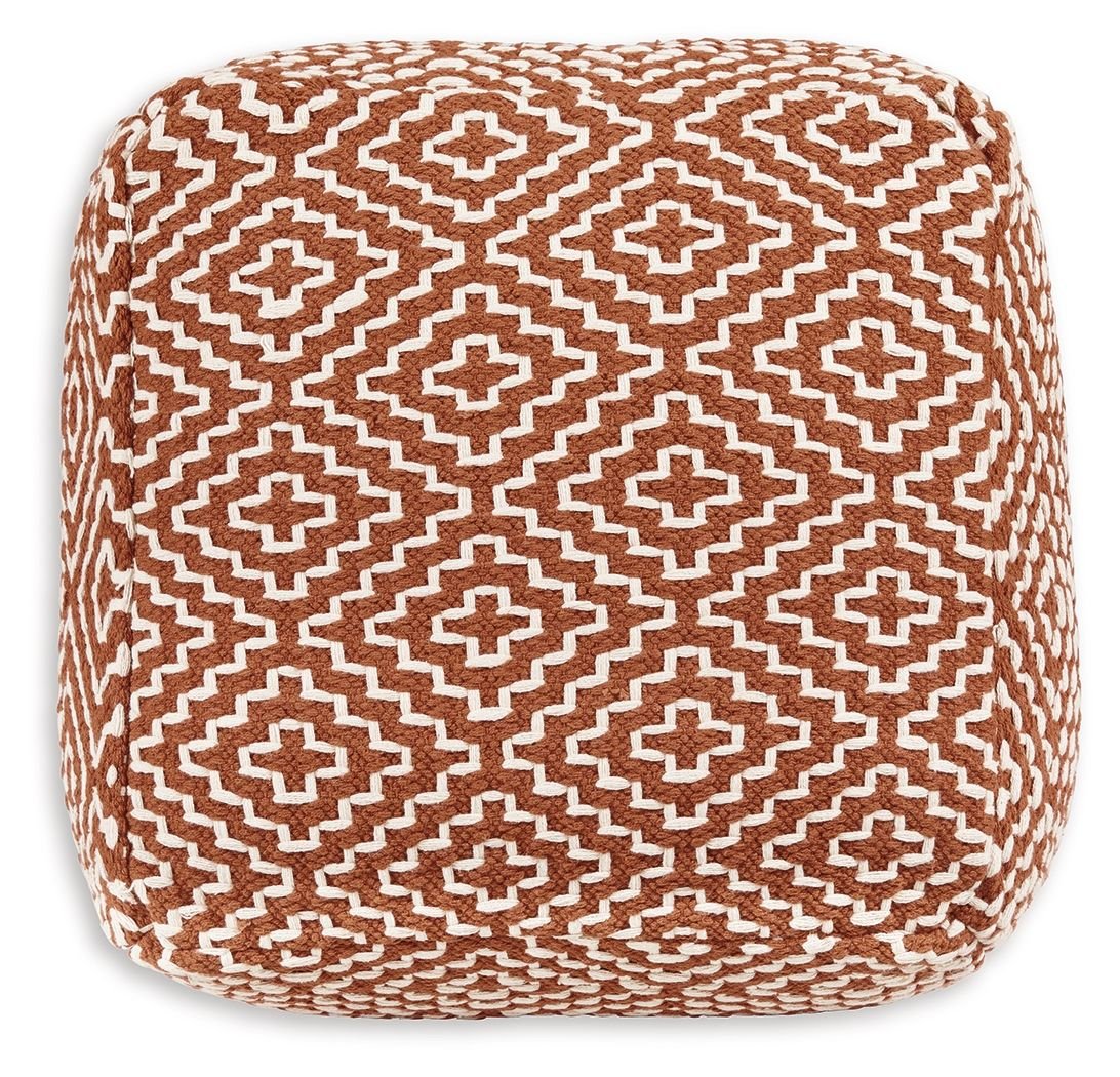 Brynnsen - Pouf - Hornell Furniture Outlet