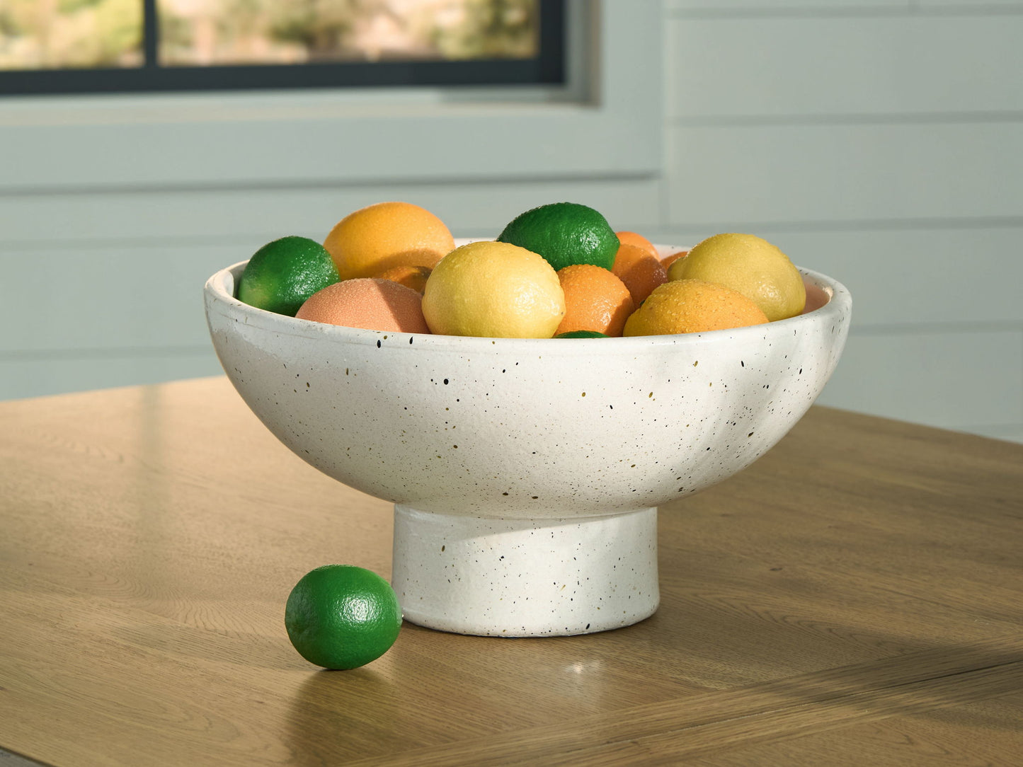Dallinworth - White / Black - Bowl - Hornell Furniture Outlet
