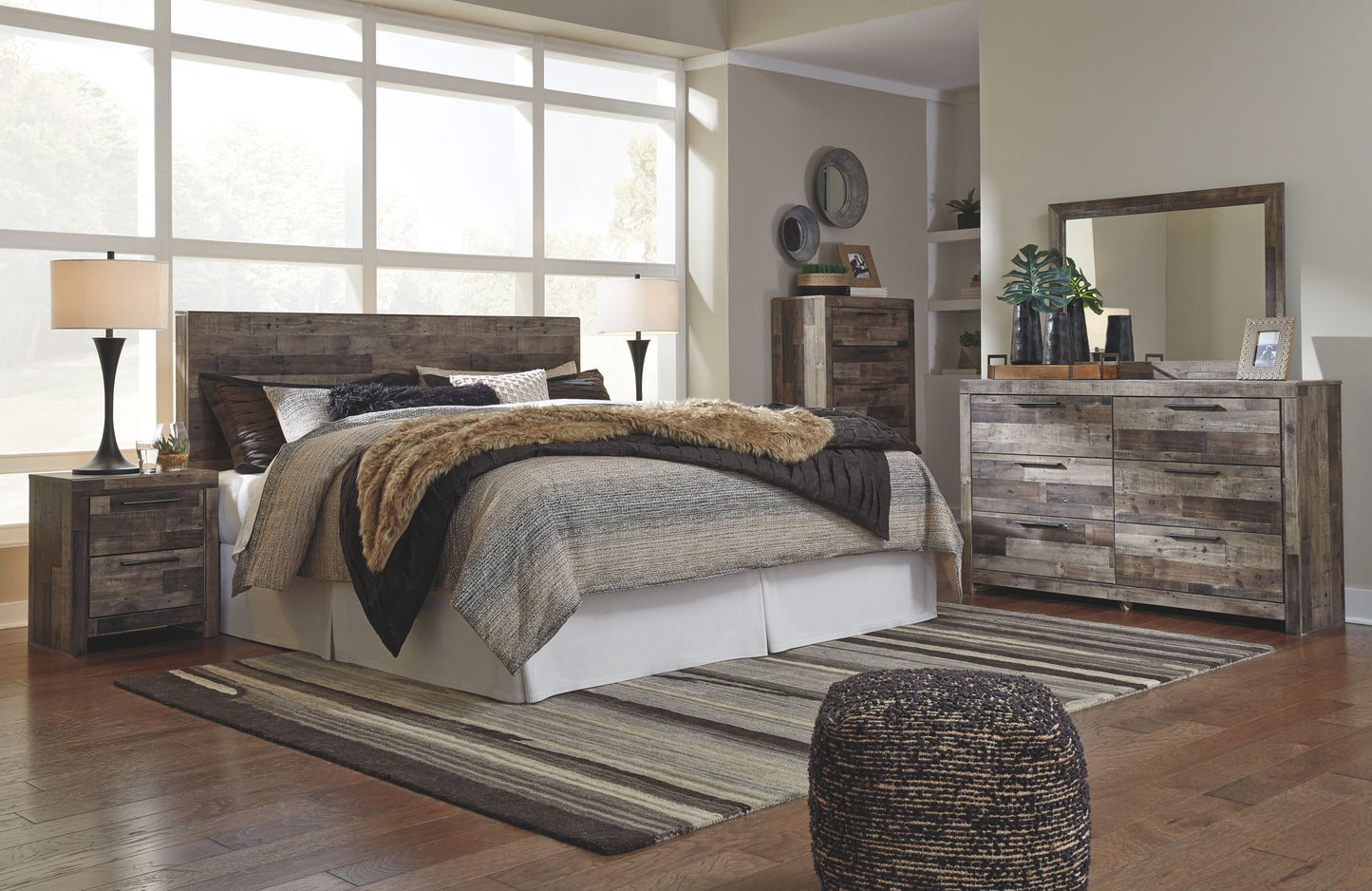 Derekson - Dresser, Mirror - Hornell Furniture Outlet