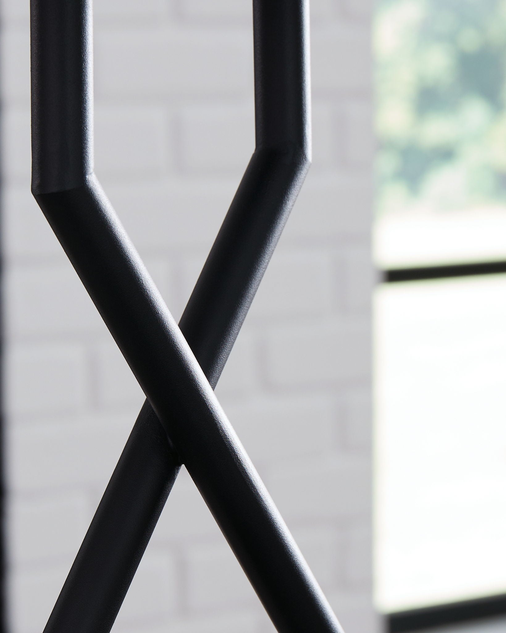 Brookthrone - Black - Metal Table Lamp (Set of 2) - Hornell Furniture Outlet