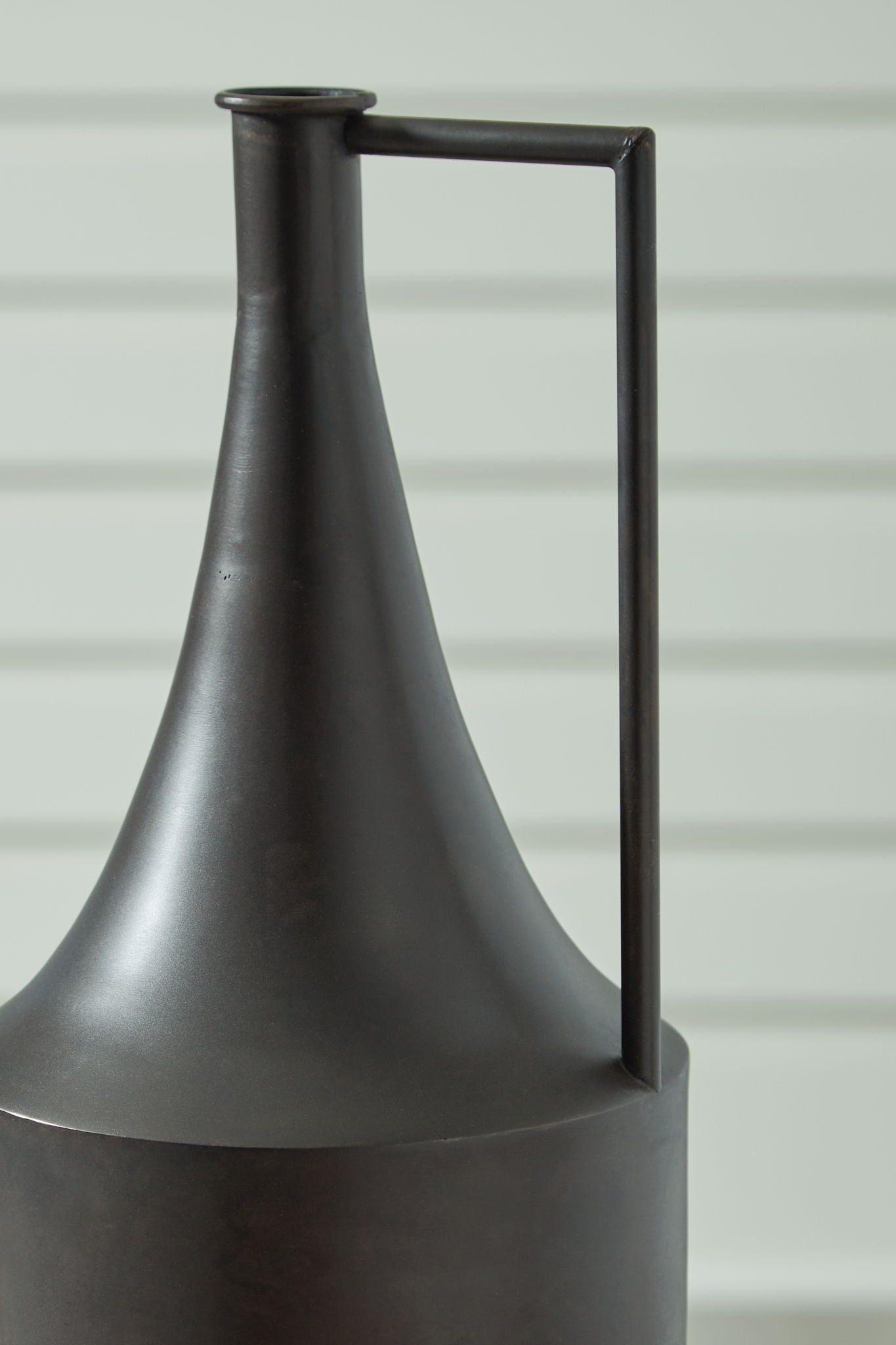 Zainforth - Vase - Hornell Furniture Outlet