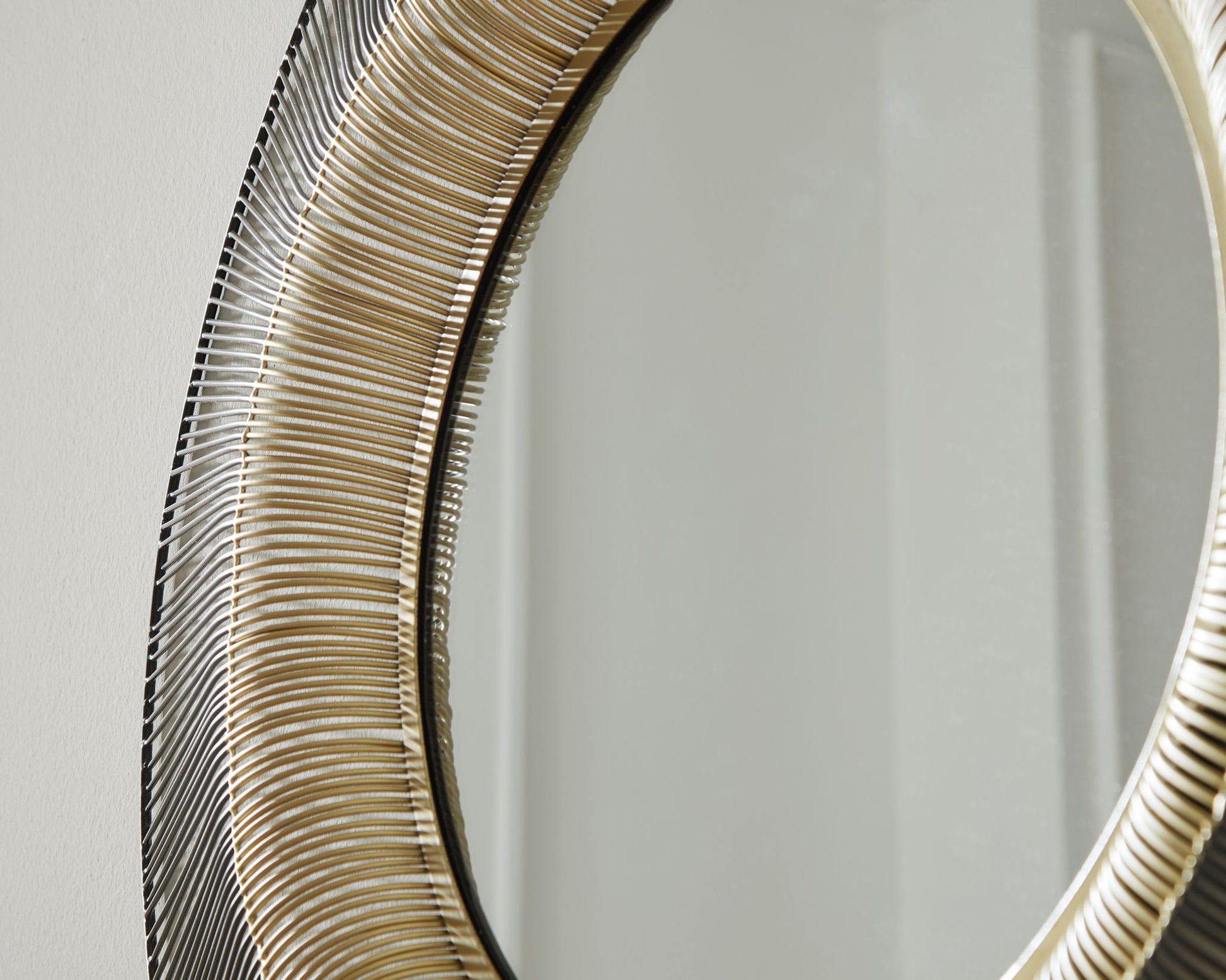 Dallmen - Black / Gold Finish - Accent Mirror - Hornell Furniture Outlet