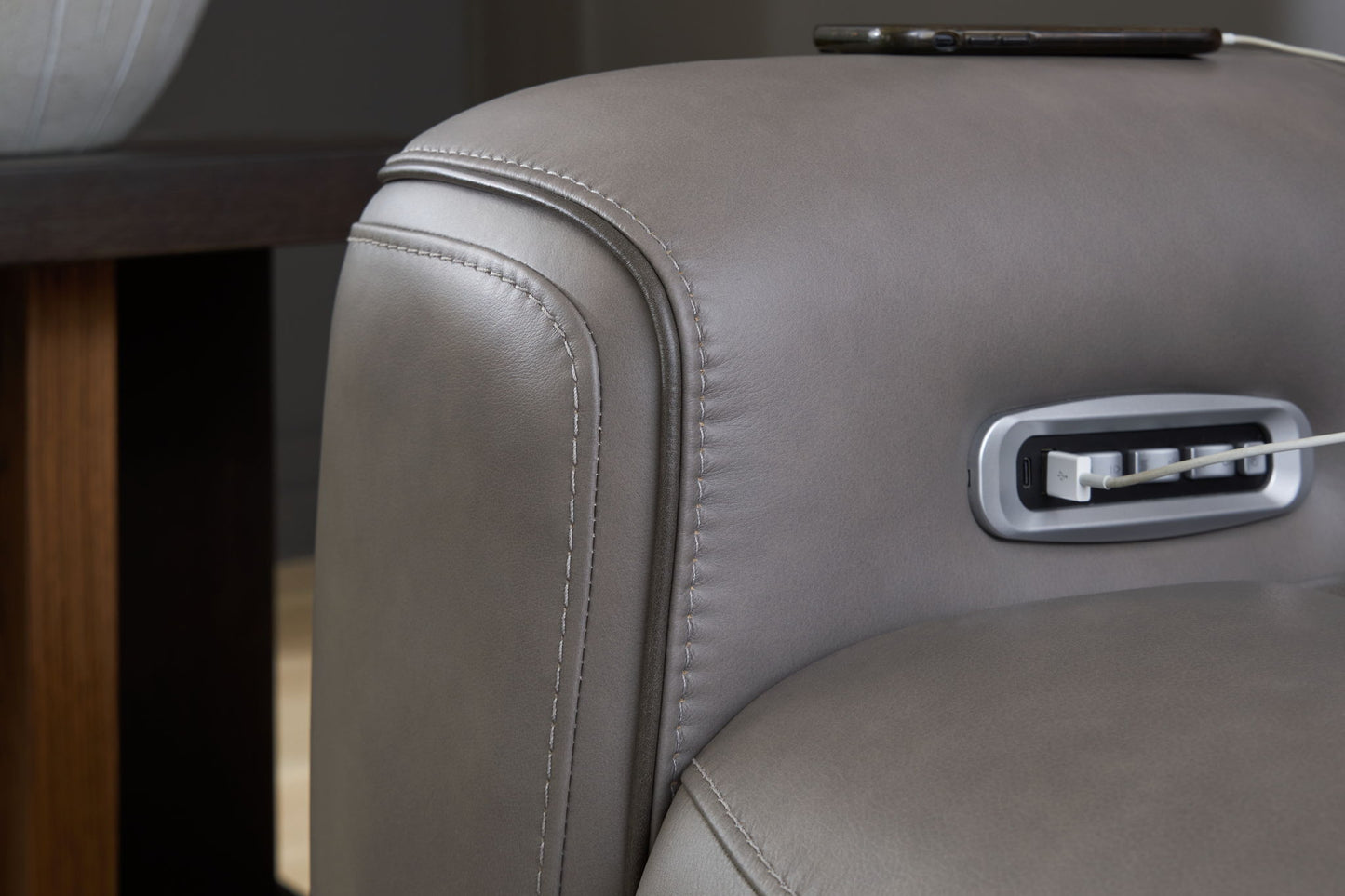 5Z - Comfort - Relaxation - Power Reclining Loveseat with Console / Adj Headrest - Hornell Furniture Outlet