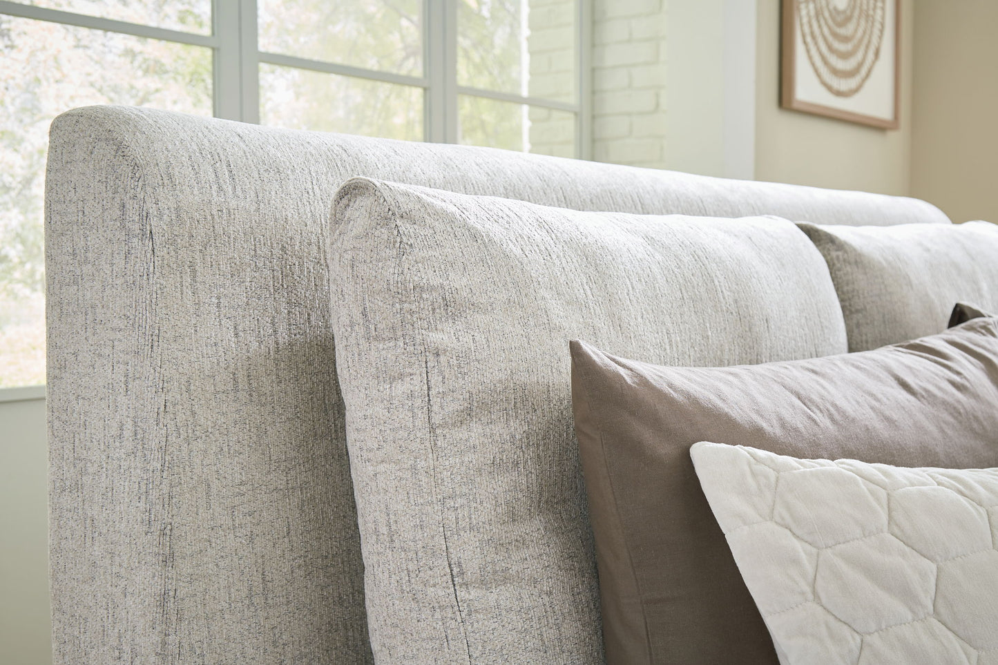 Cabalynn - Upholstered Bed - Hornell Furniture Outlet